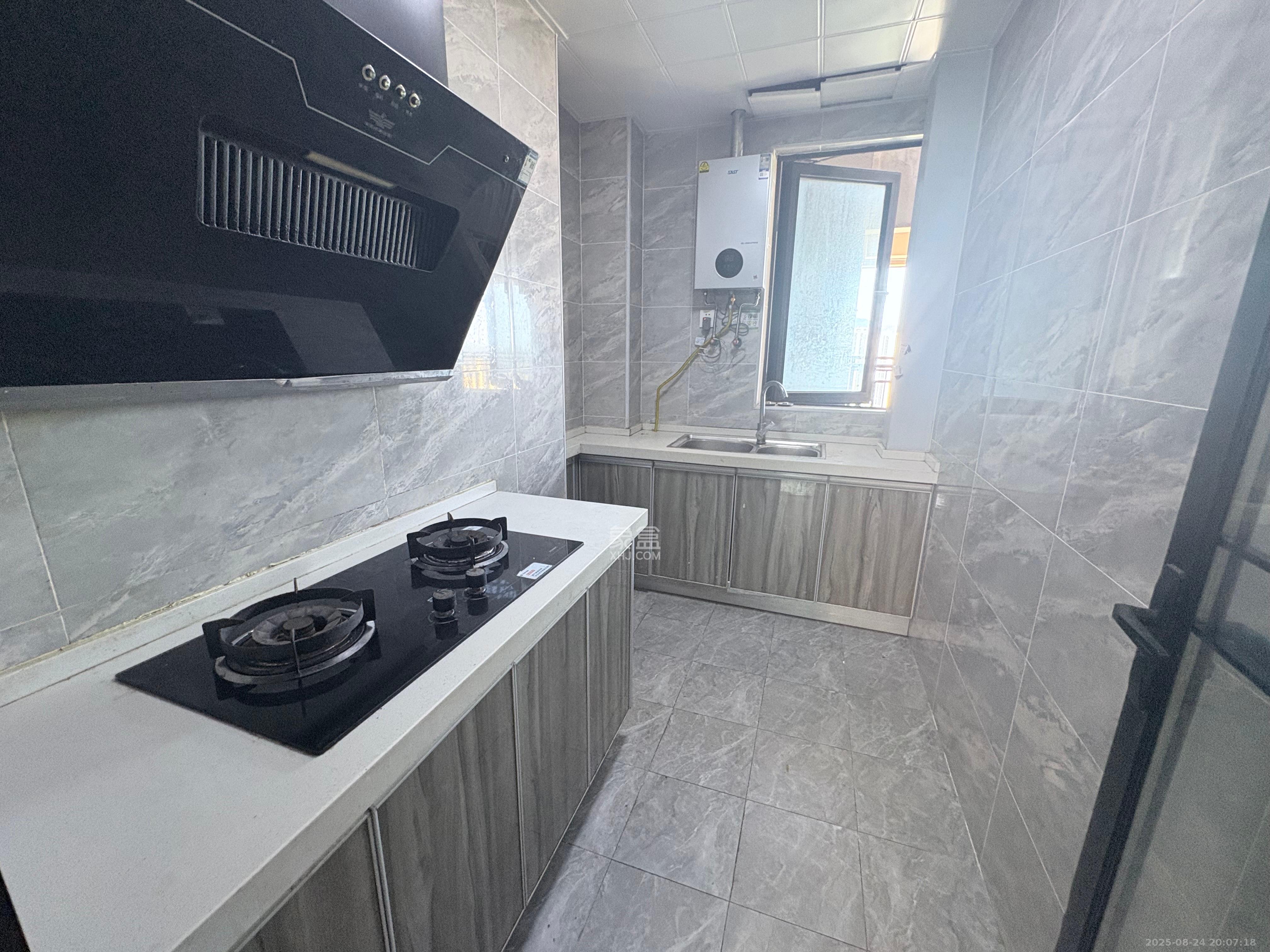 金辉优步花园  3室2厅1卫    2500.0元/月室内图