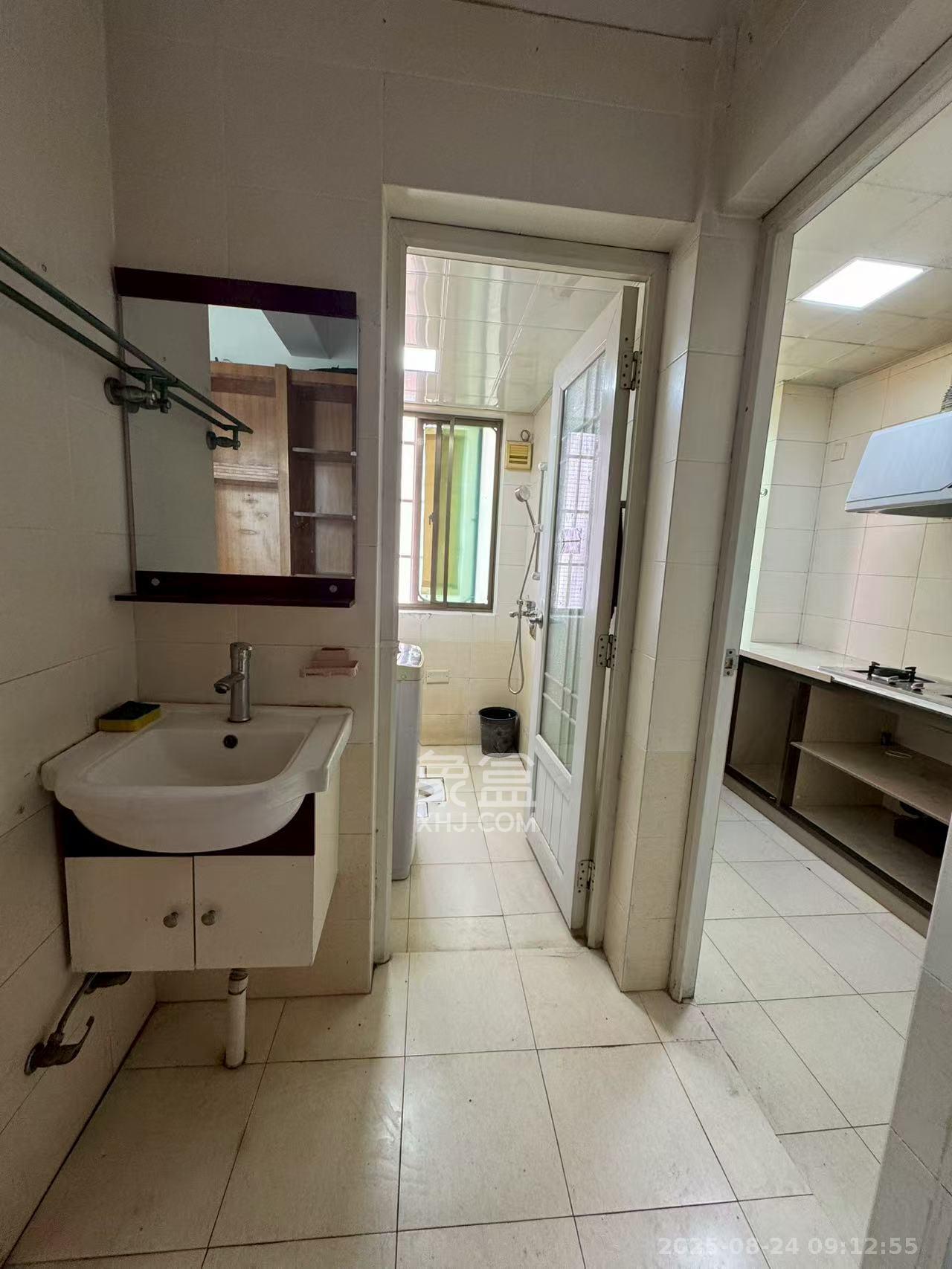 新锐湘都 1室1厅1卫 1600.0元/月 新锐湘都 1室1厅1卫 1600.0元/月室内图