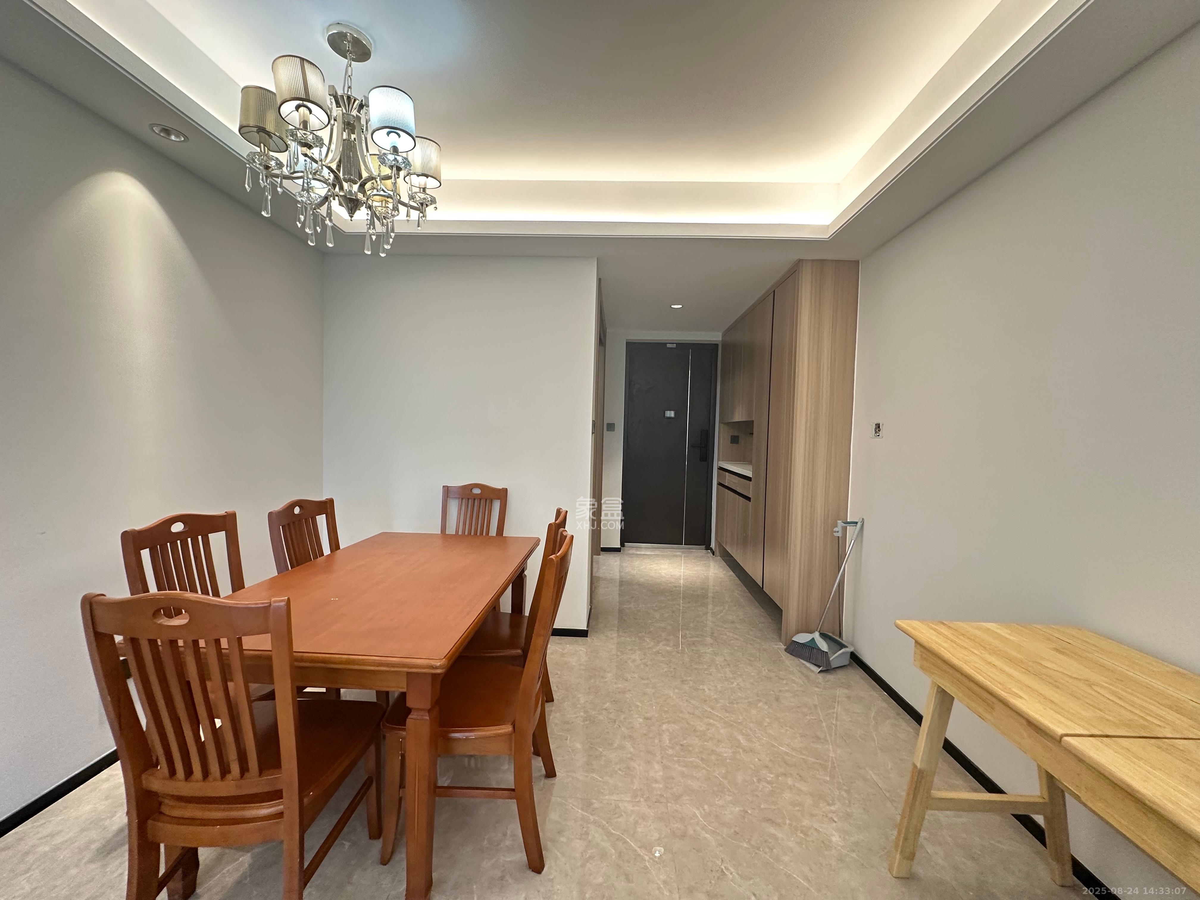 华润凯旋门二期  3室2厅2卫    2800.0元/月室内图