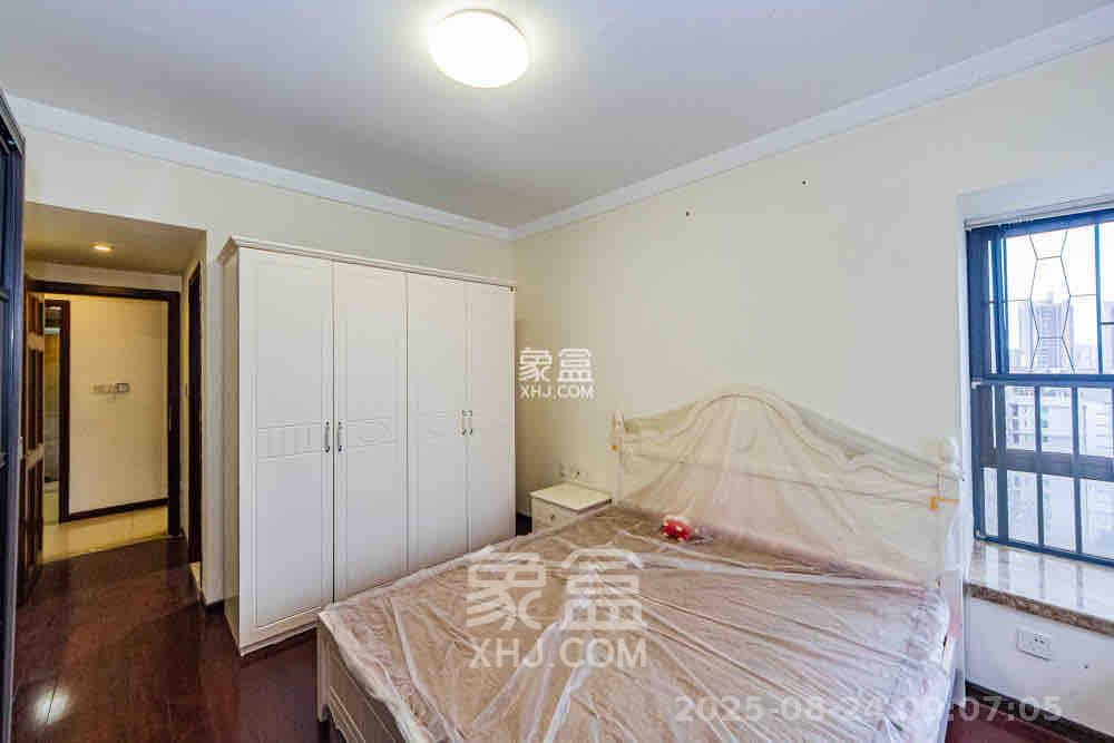 珠江花城三期锦鲤  3室2厅2卫   2800.00元/月室内图