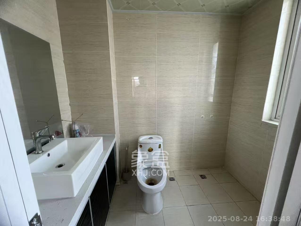 金地格林公馆  3室2厅2卫    2500.0元/月 金地格林公馆  3室2厅2卫    2500.0元/月室内图