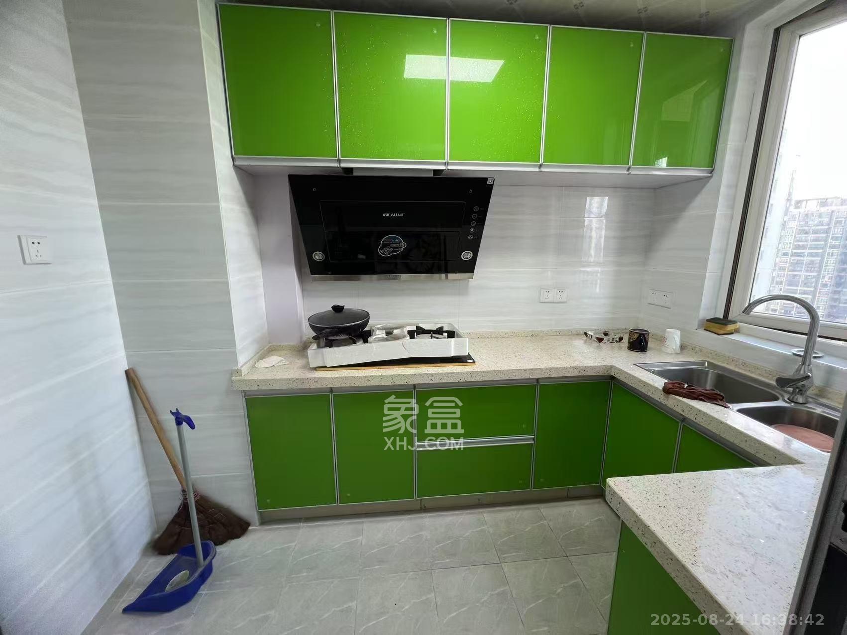 金地格林公馆  3室2厅2卫    2500.0元/月 金地格林公馆  3室2厅2卫    2500.0元/月室内图