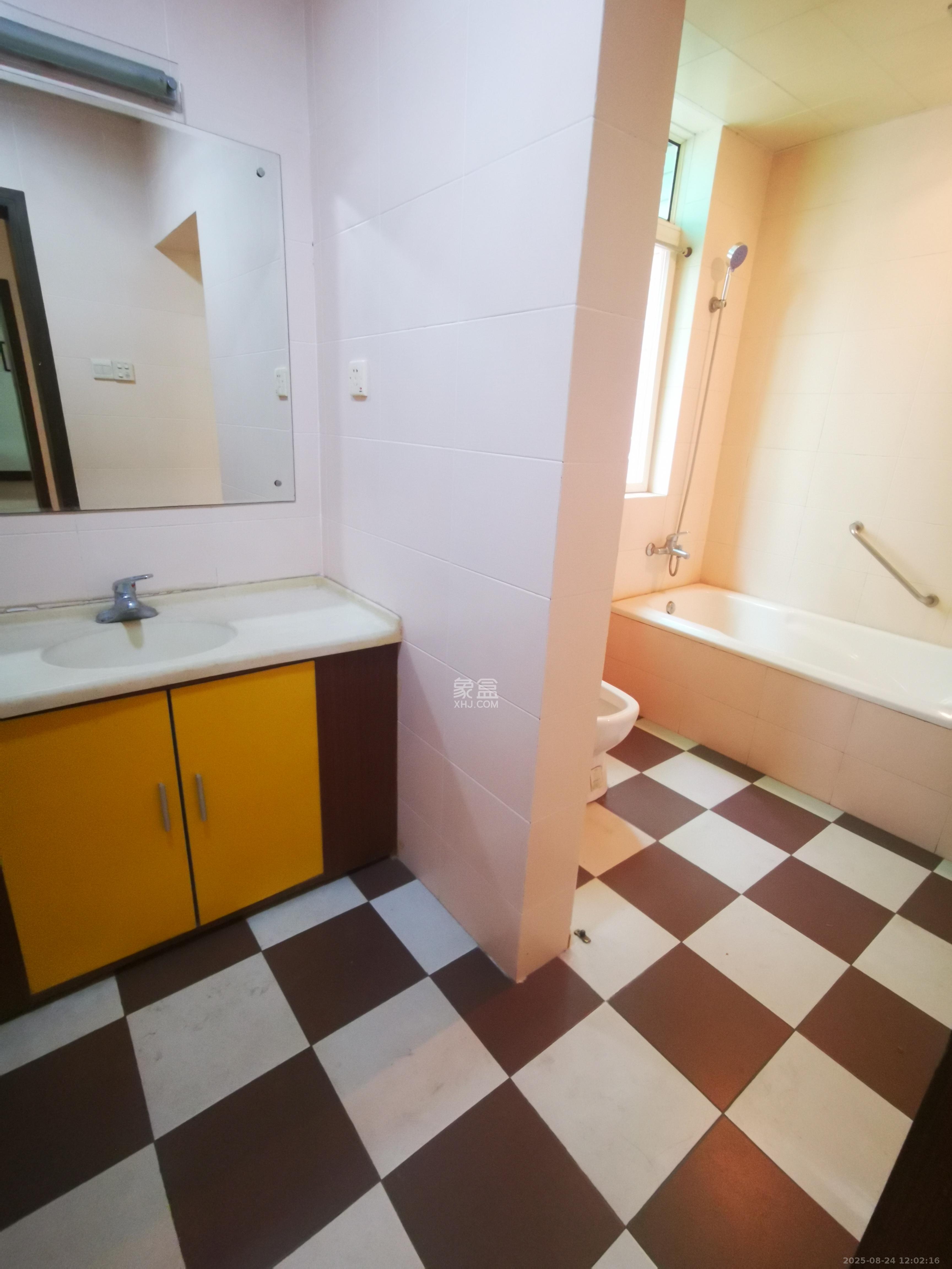 金蕾苑  3室2厅2卫    2600.0元/月室内图