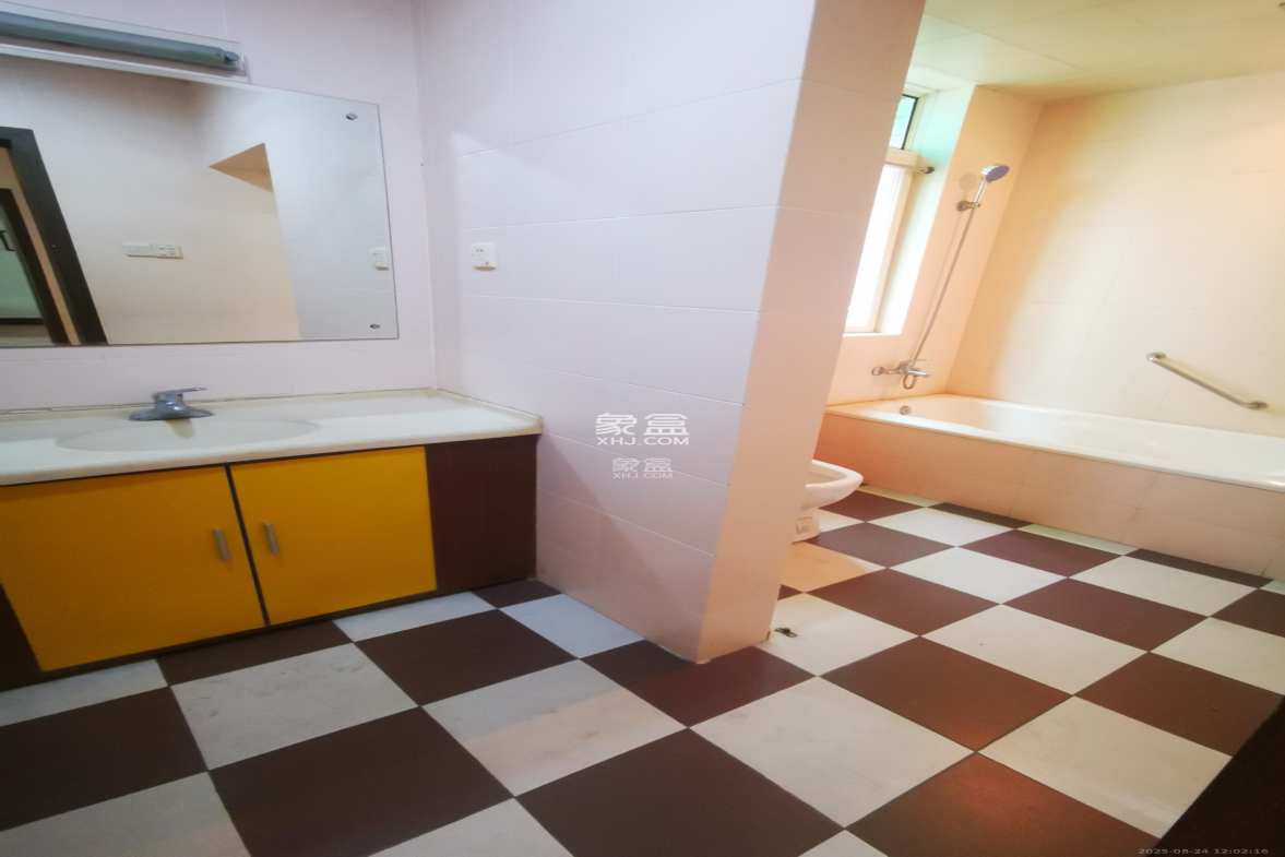 金蕾苑 3室2厅2卫 2600.0元/月 金蕾苑 3室2厅2卫 2600.0元/月室内图