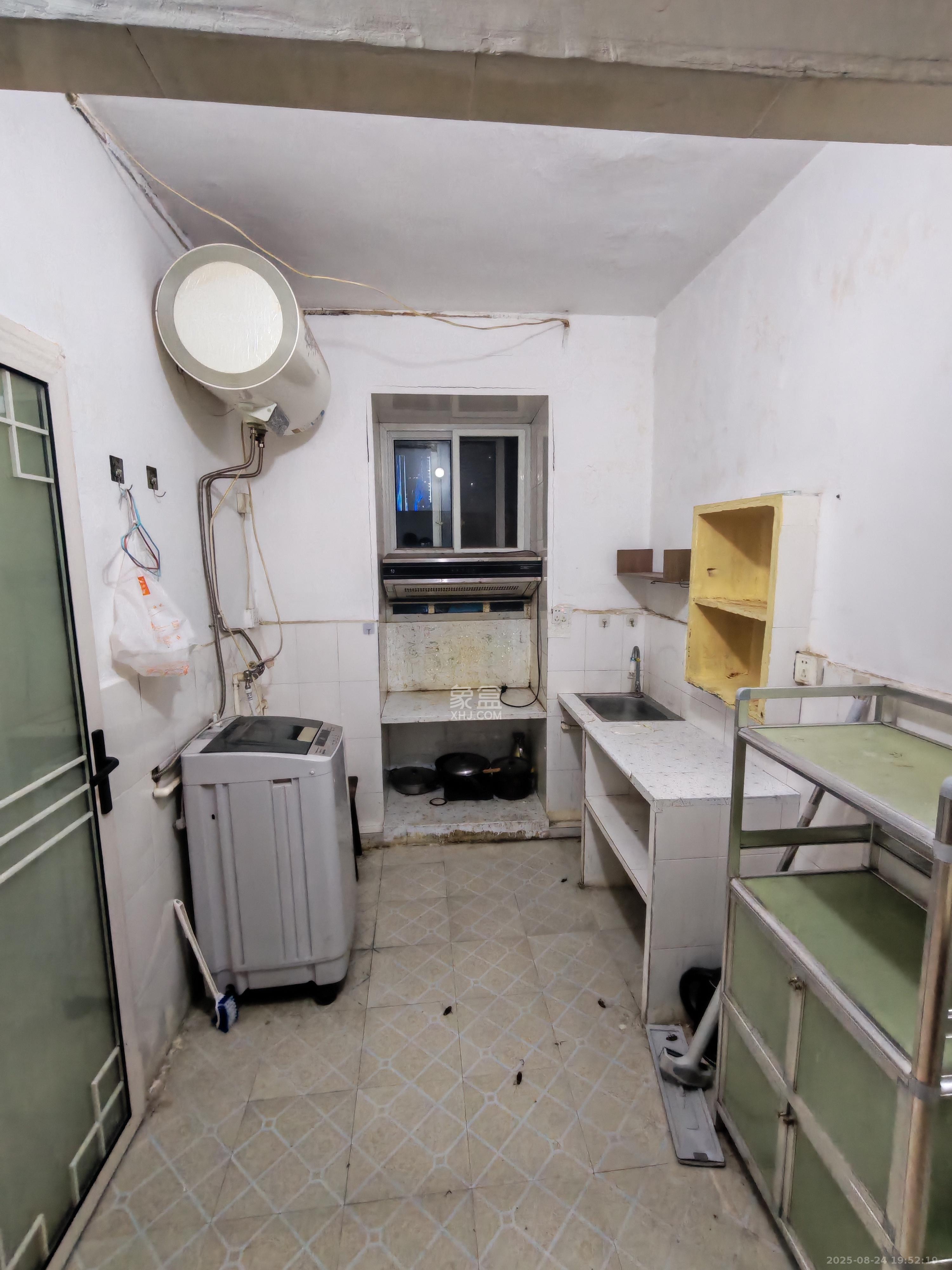 人民新村 2室1厅1卫 1500.0元/月 人民新村 2室1厅1卫 1500.0元/月室内图