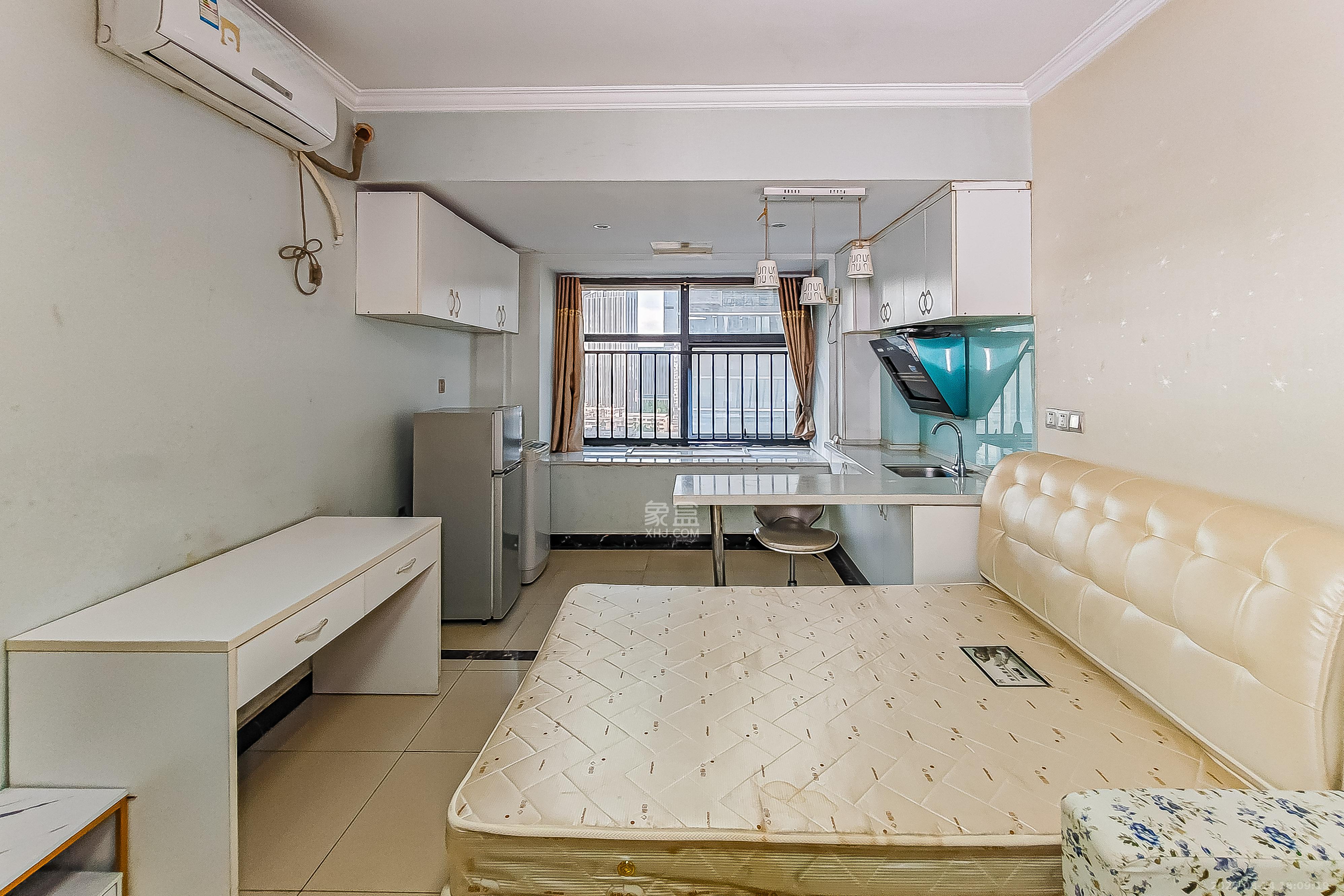 蓝湾国际广场  1室1厅1卫    28.0万卧室