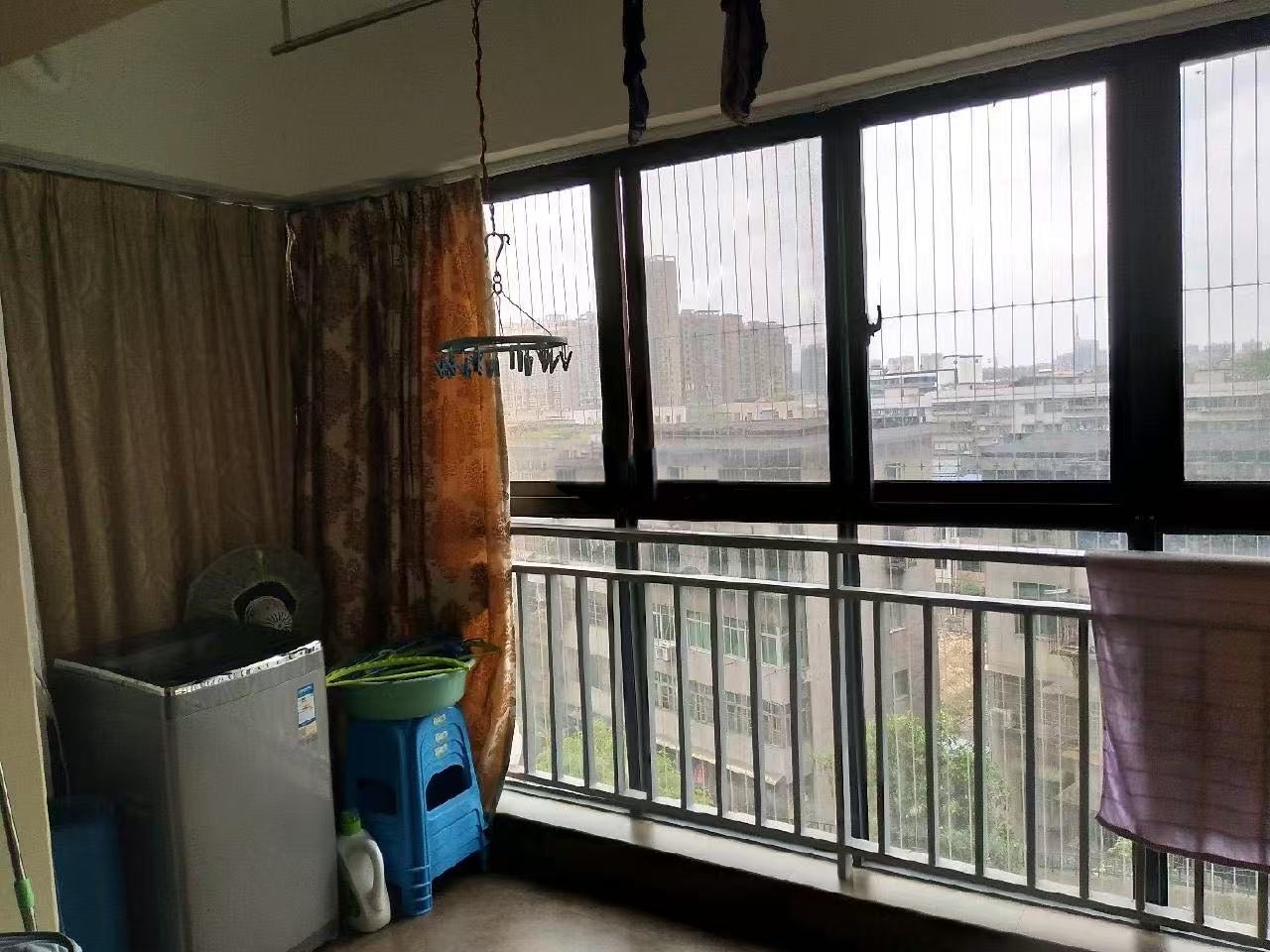 中泰峰境  3室2厅2卫   2000.00元/月室内图
