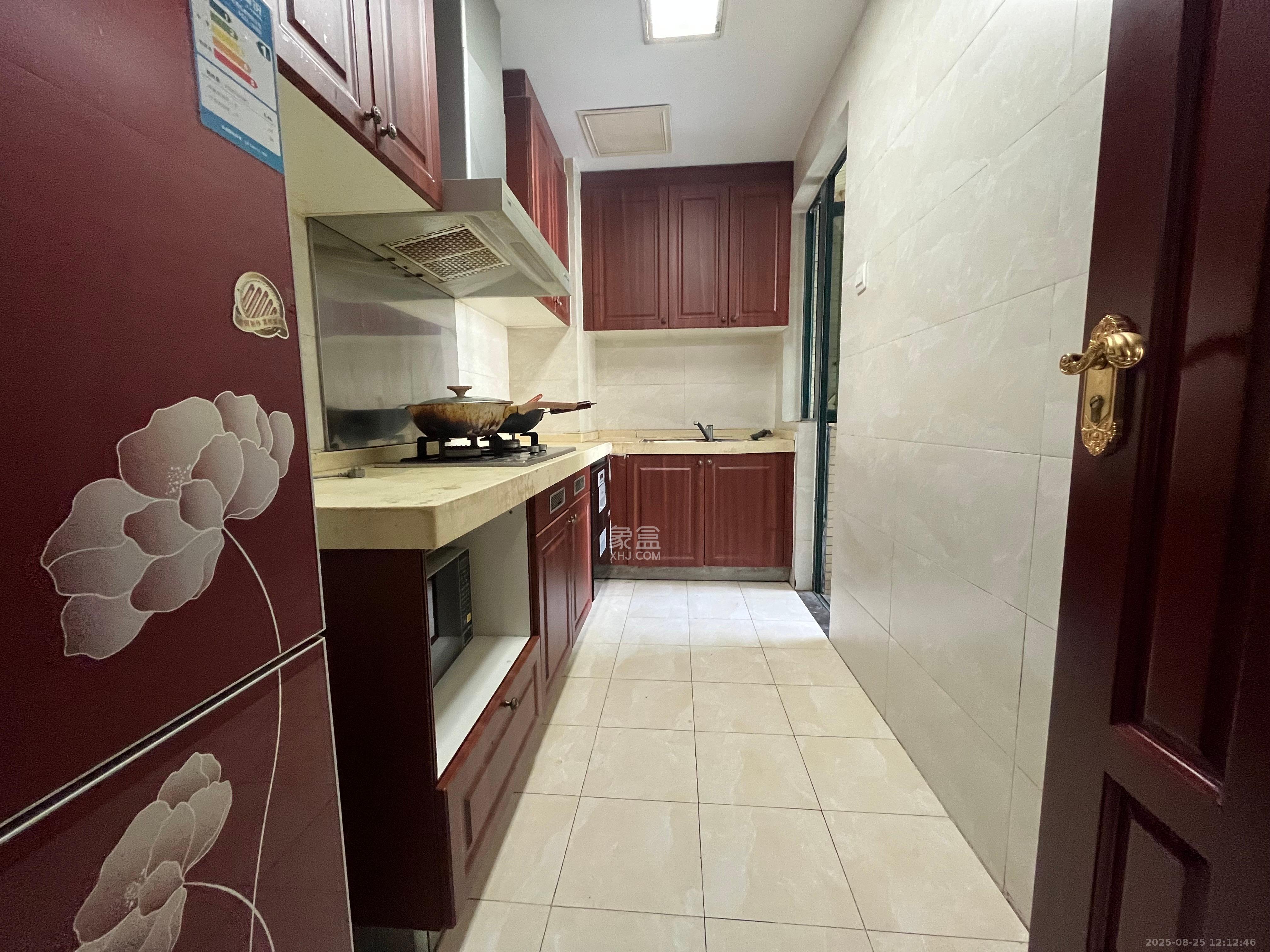 恒大雅苑 3室2厅2卫 2500.0元/月 恒大雅苑 3室2厅2卫 2500.0元/月室内图