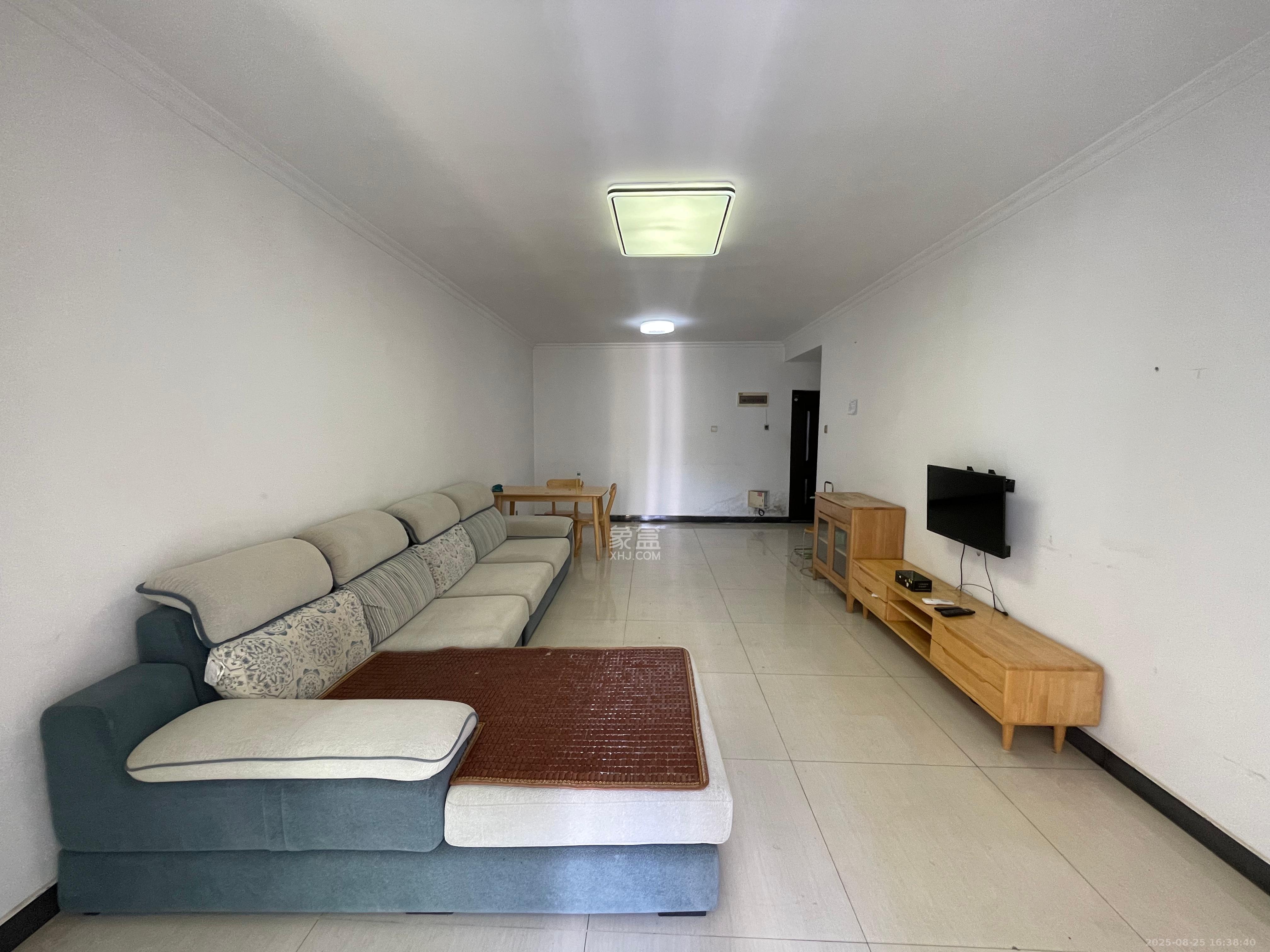 湖韵佳苑 2室2厅1卫 2500.0元/月 湖韵佳苑 2室2厅1卫 2500.0元/月室内图