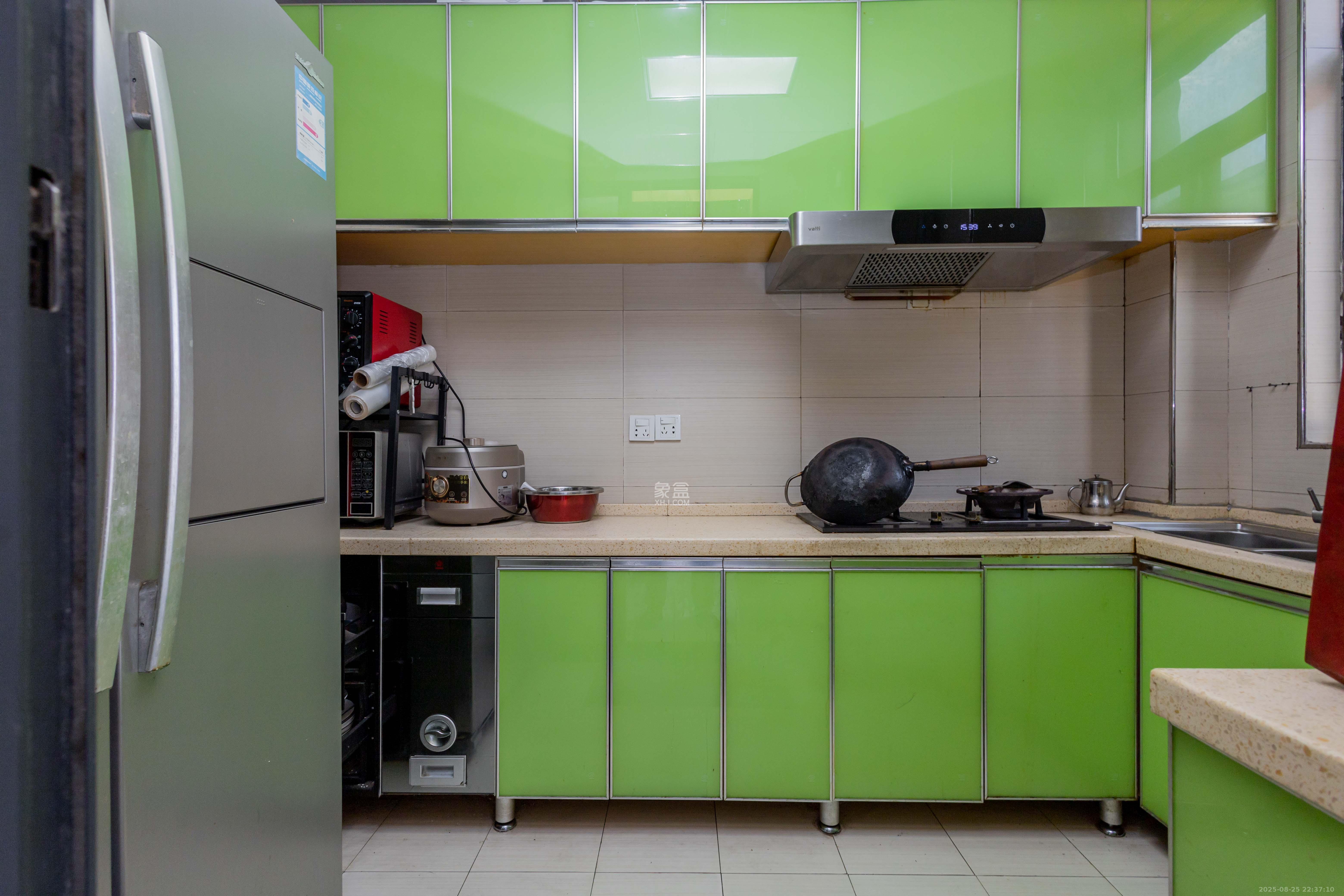 东岸城邦  3室2厅2卫    95.0万 东岸城邦  3室2厅2卫    95.0万厨房