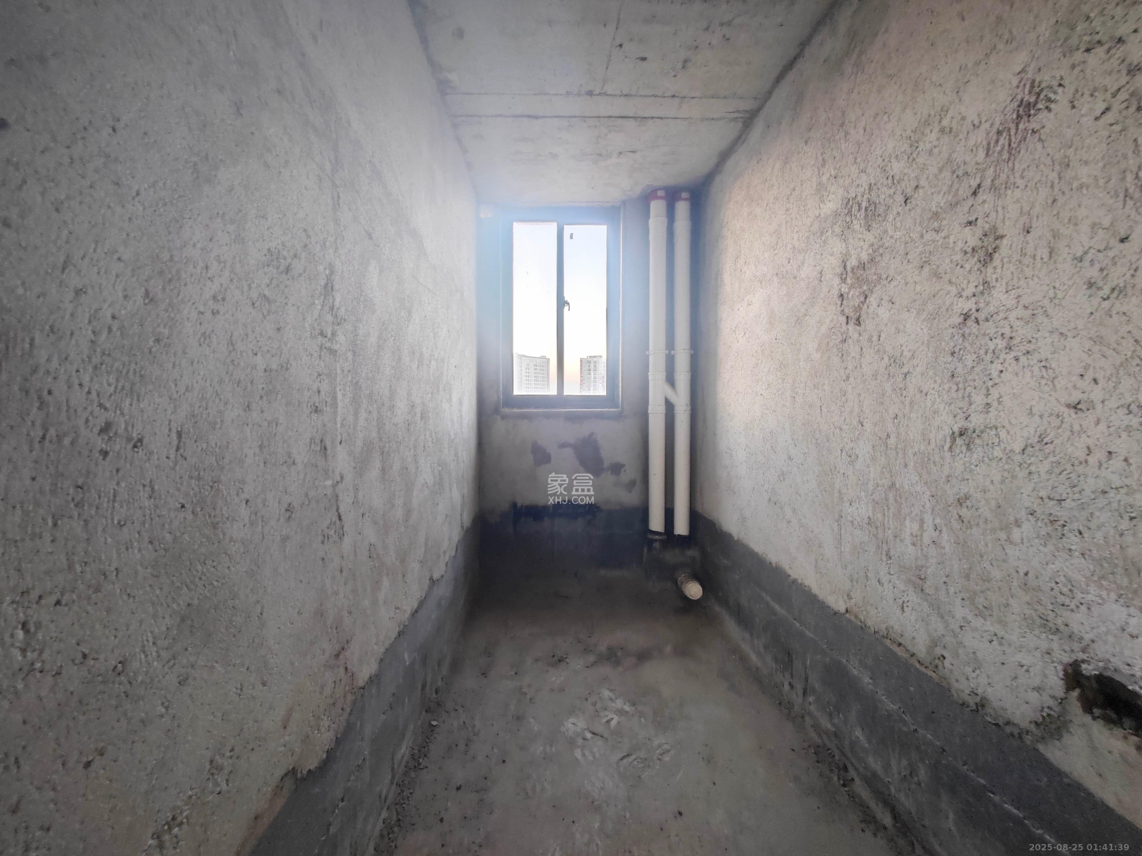 西湖鸿运佳苑  3室2厅2卫    83.0万 西湖鸿运佳苑  3室2厅2卫    83.0万卫生间