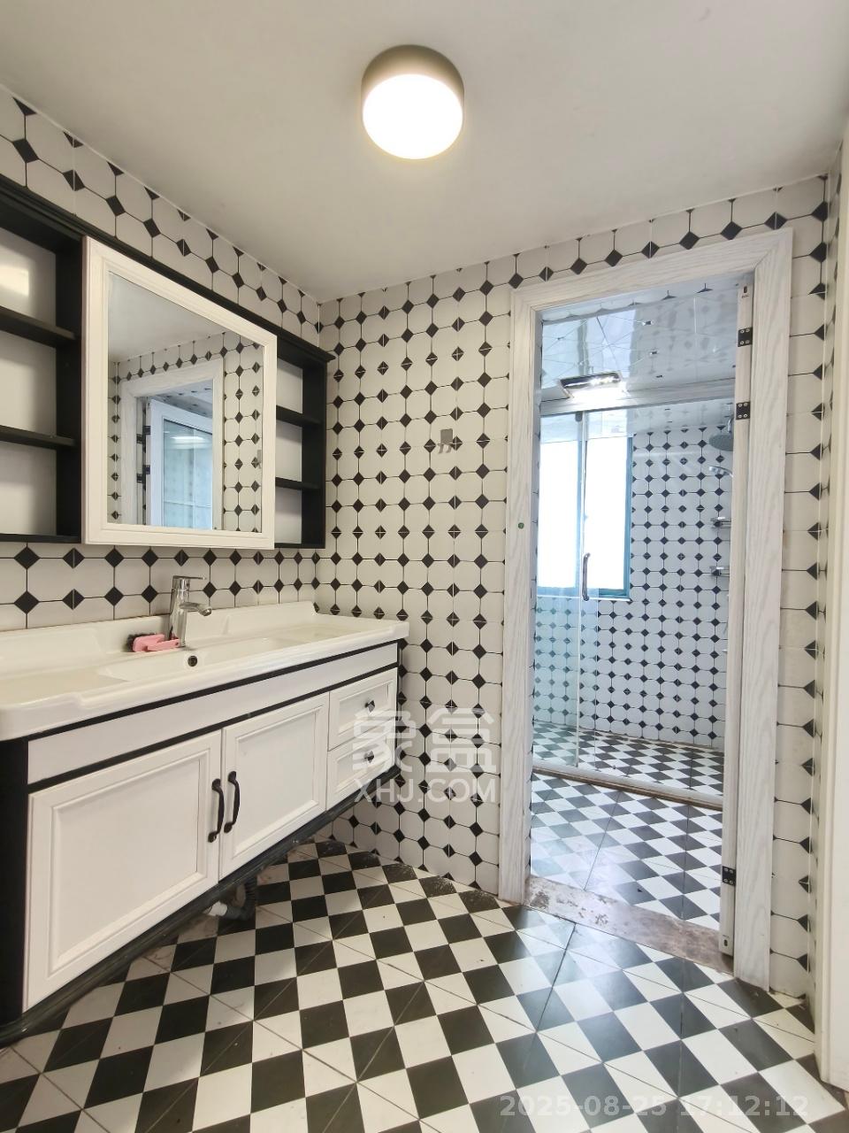 蝴蝶谷 1室1厅1卫 1000.0元/月 蝴蝶谷 1室1厅1卫 1000.0元/月室内图