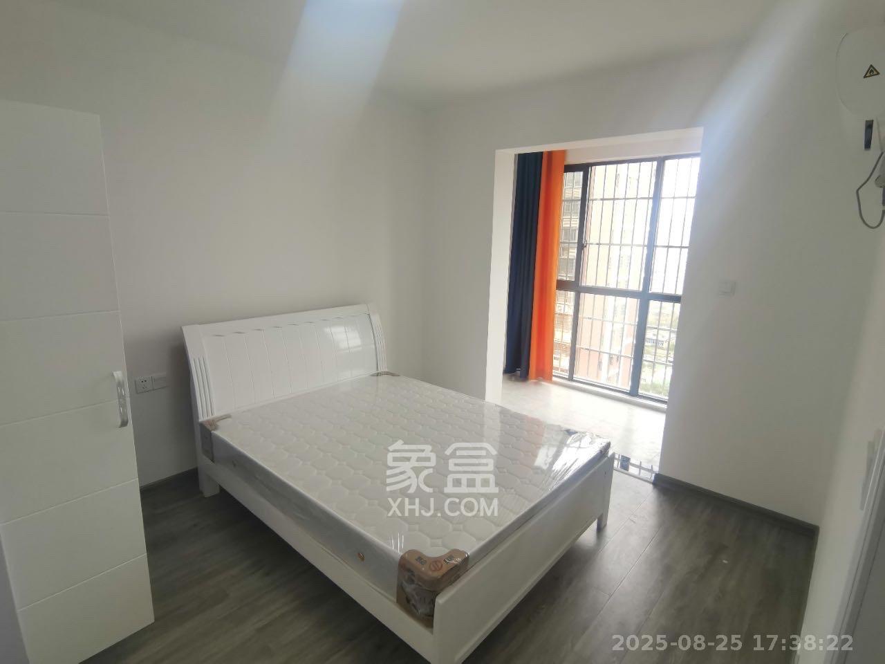 山水霖城(植物原著)  3室2厅2卫    2600.0元/月 山水霖城(植物原著)  3室2厅2卫    2600.0元/月室内图