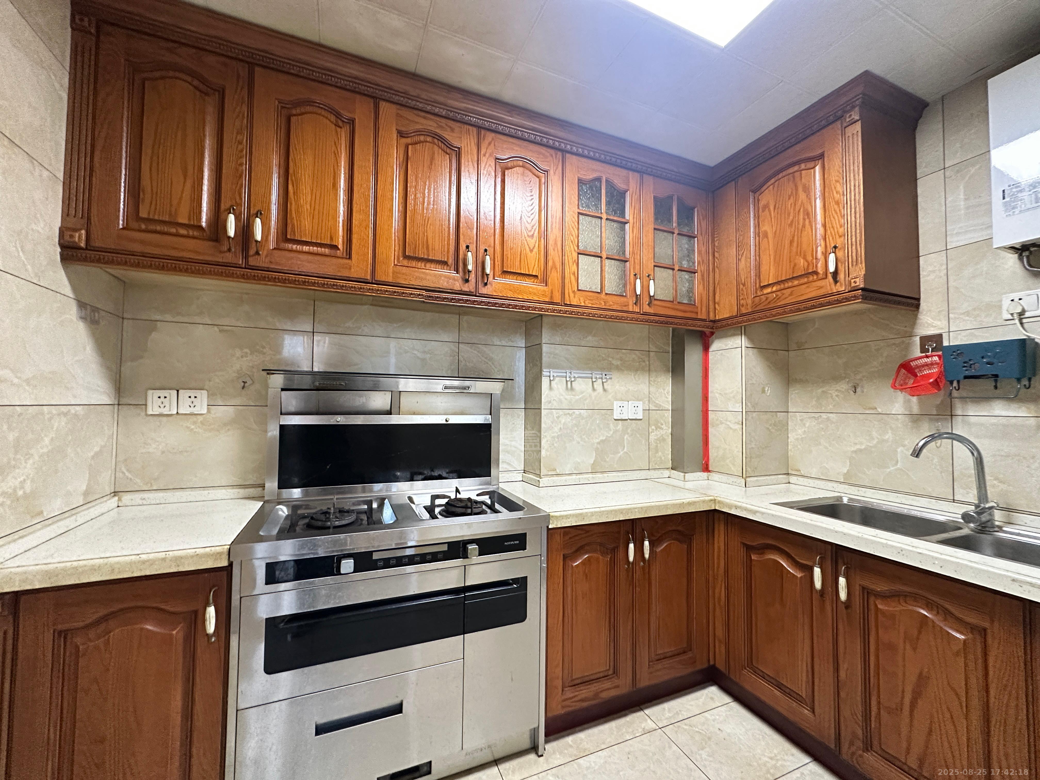 泰山公馆  1室0厅0卫    1800.0元/月室内图