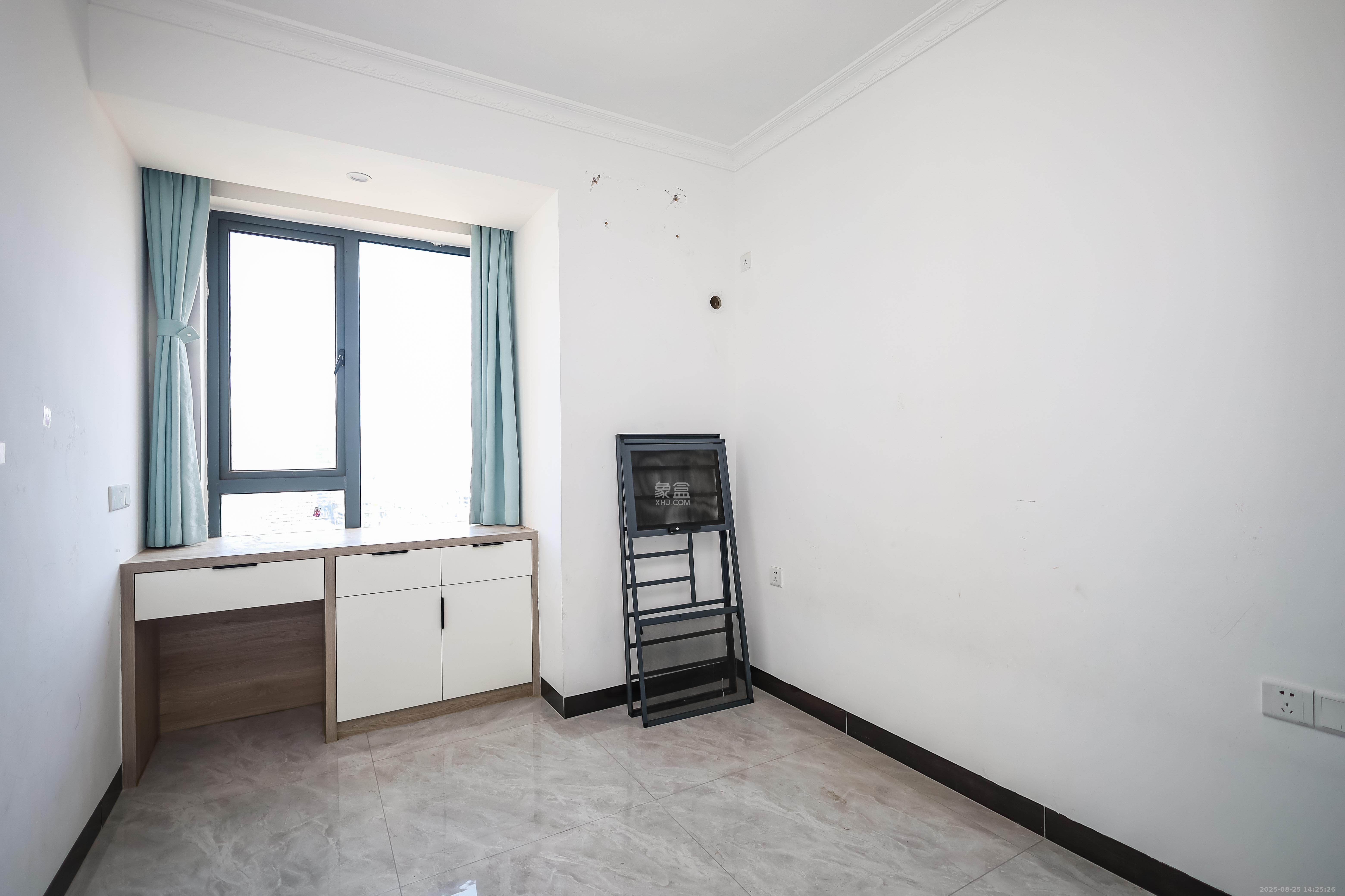 荣盛花语馨苑  3室2厅1卫    69.8万 荣盛花语馨苑  3室2厅1卫    69.8万卧室