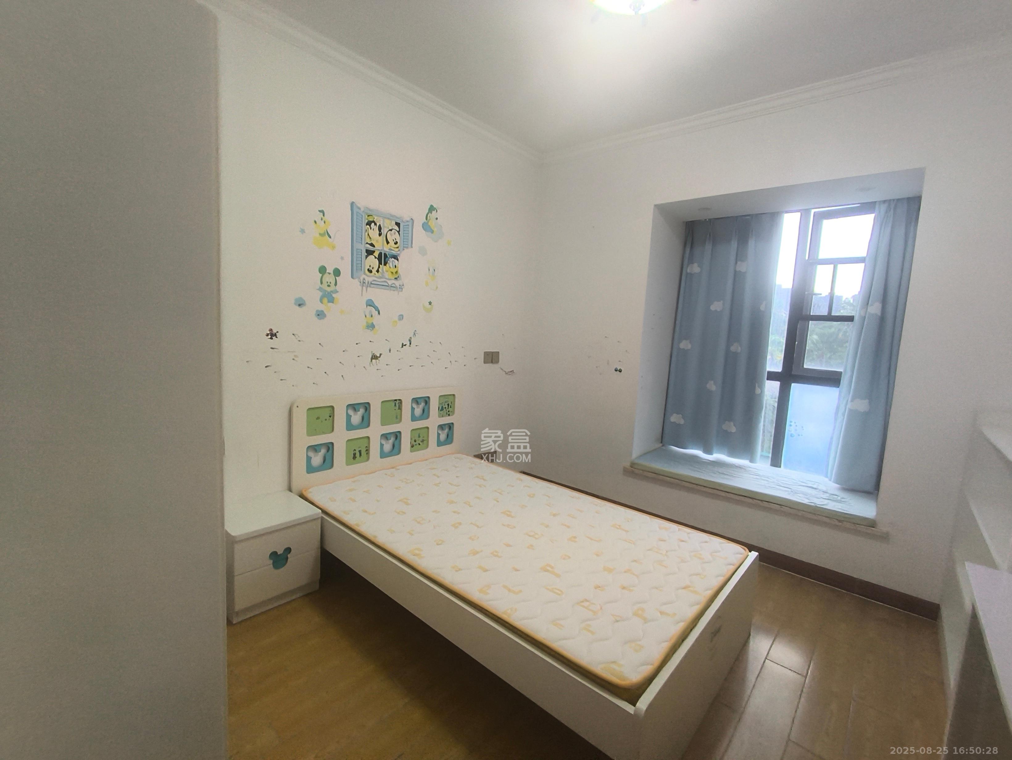 星电恬园 4室2厅2卫 4200.0元/月 星电恬园 4室2厅2卫 4200.0元/月室内图