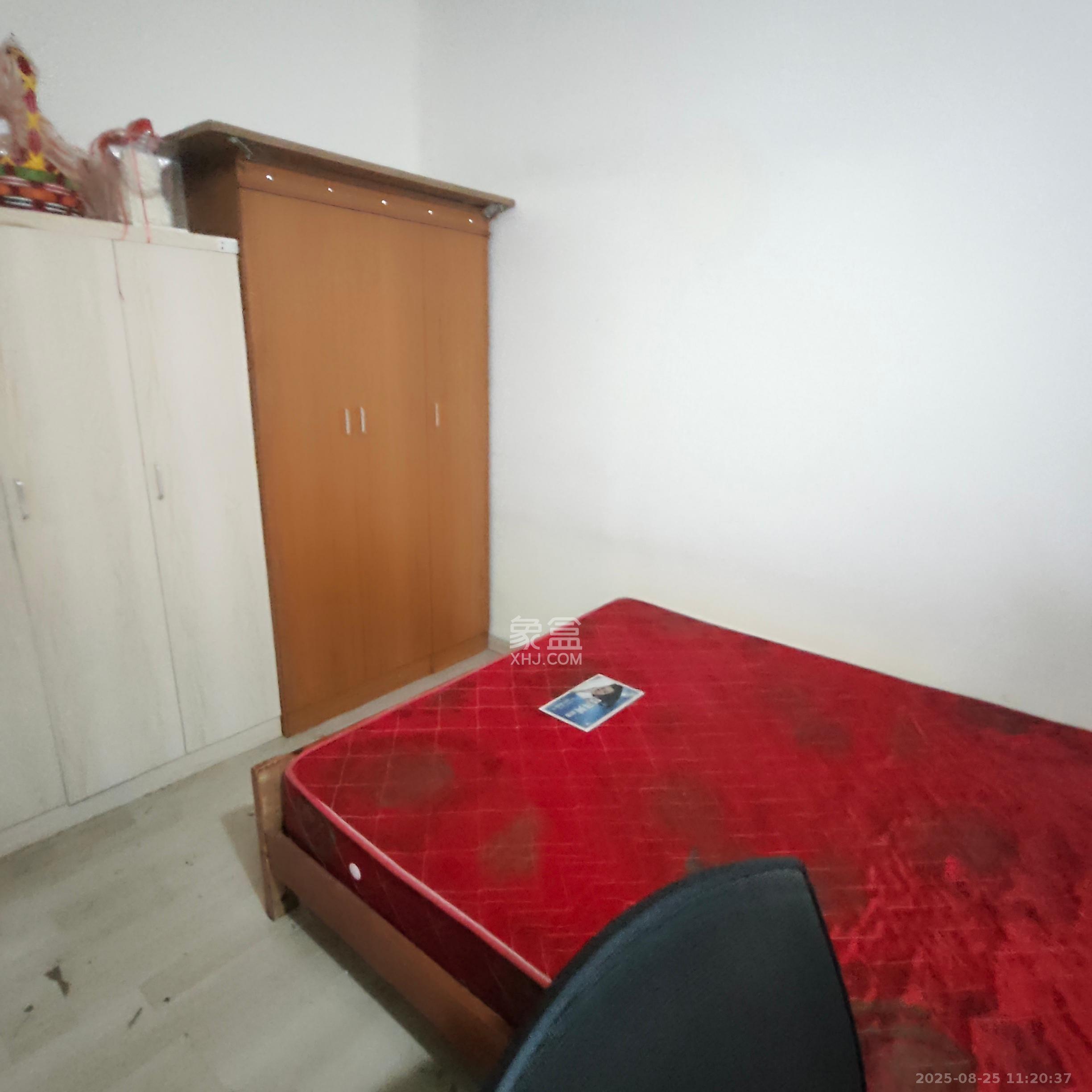 中南汽车世界  2室2厅1卫    900.0元/月室内图