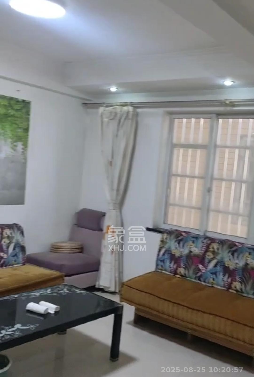 圣力华苑 3室2厅2卫 1700.0元/月 圣力华苑 3室2厅2卫 1700.0元/月室内图