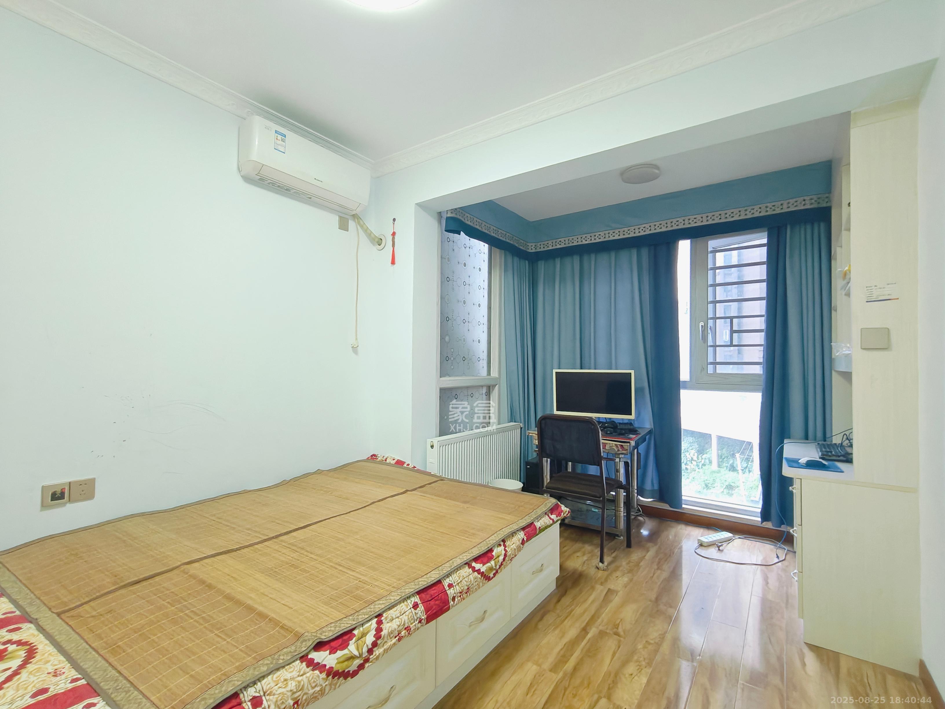 荣盛花语城  4室2厅2卫    3200.0元/月 荣盛花语城  4室2厅2卫    3200.0元/月室内图