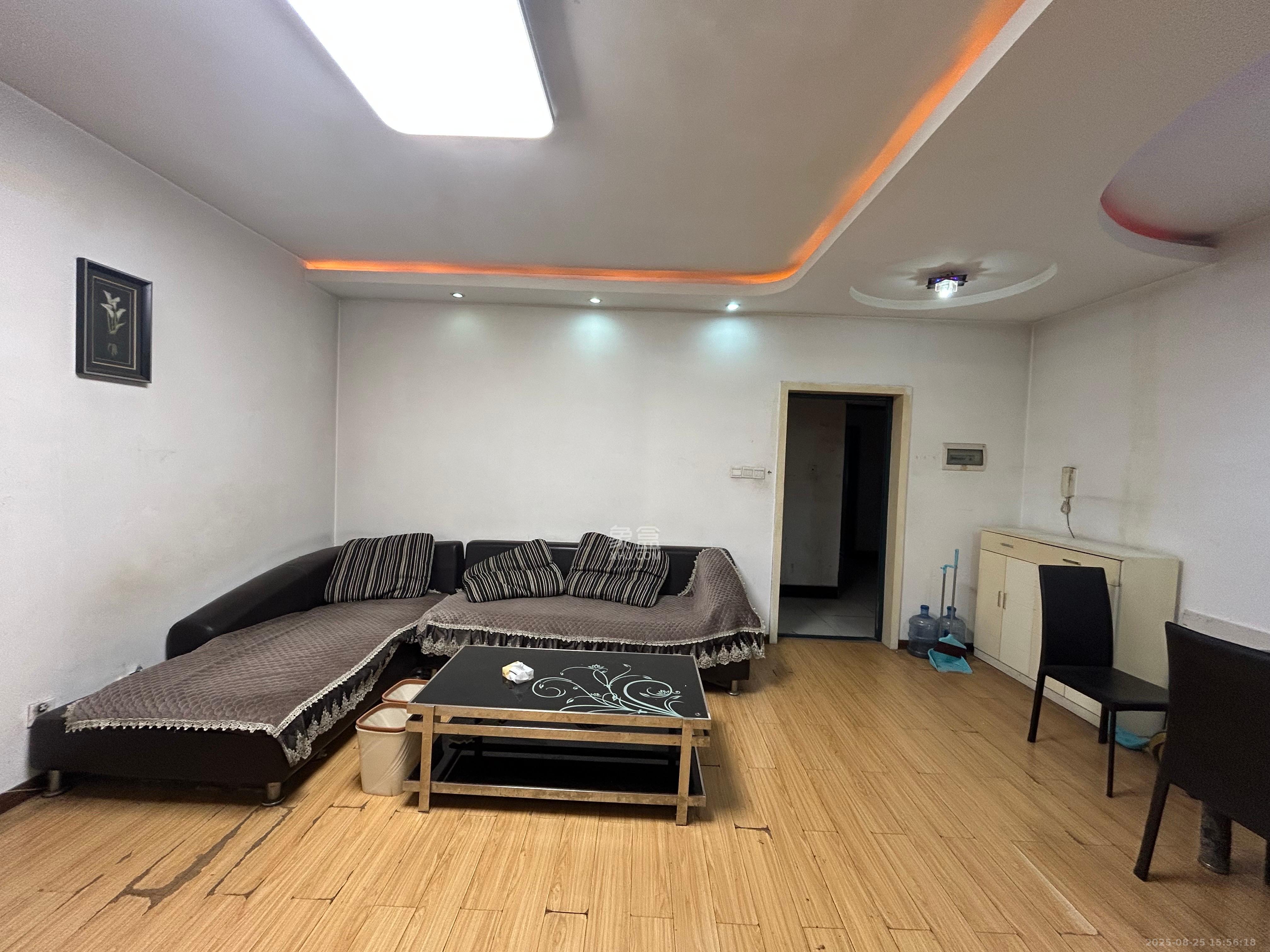 锦璨家园  2室2厅1卫    1350.0元/月 锦璨家园  2室2厅1卫    1350.0元/月室内图