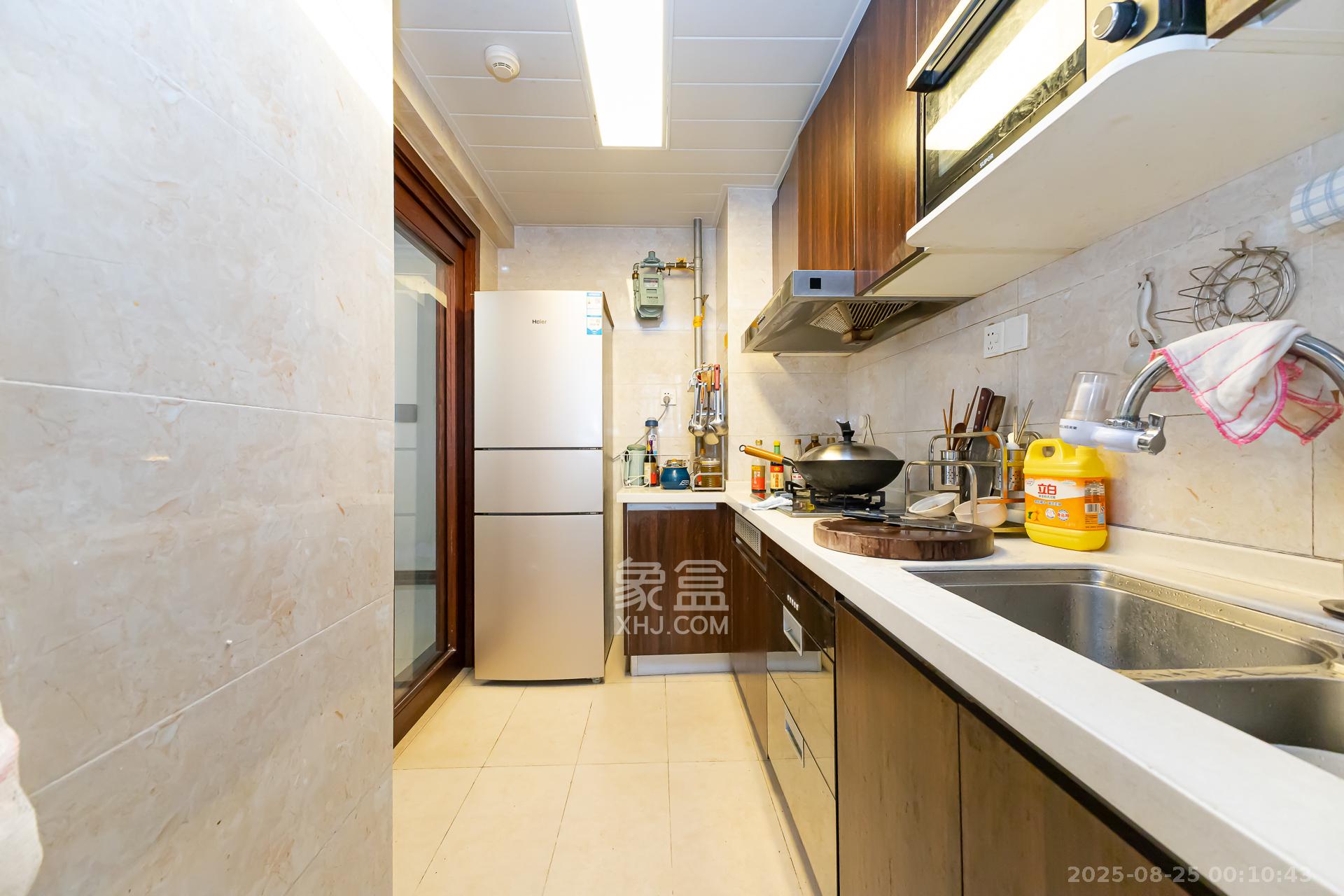 时代倾城二期 2室2厅1卫 69.8万 时代倾城二期 2室2厅1卫 69.8万厨房