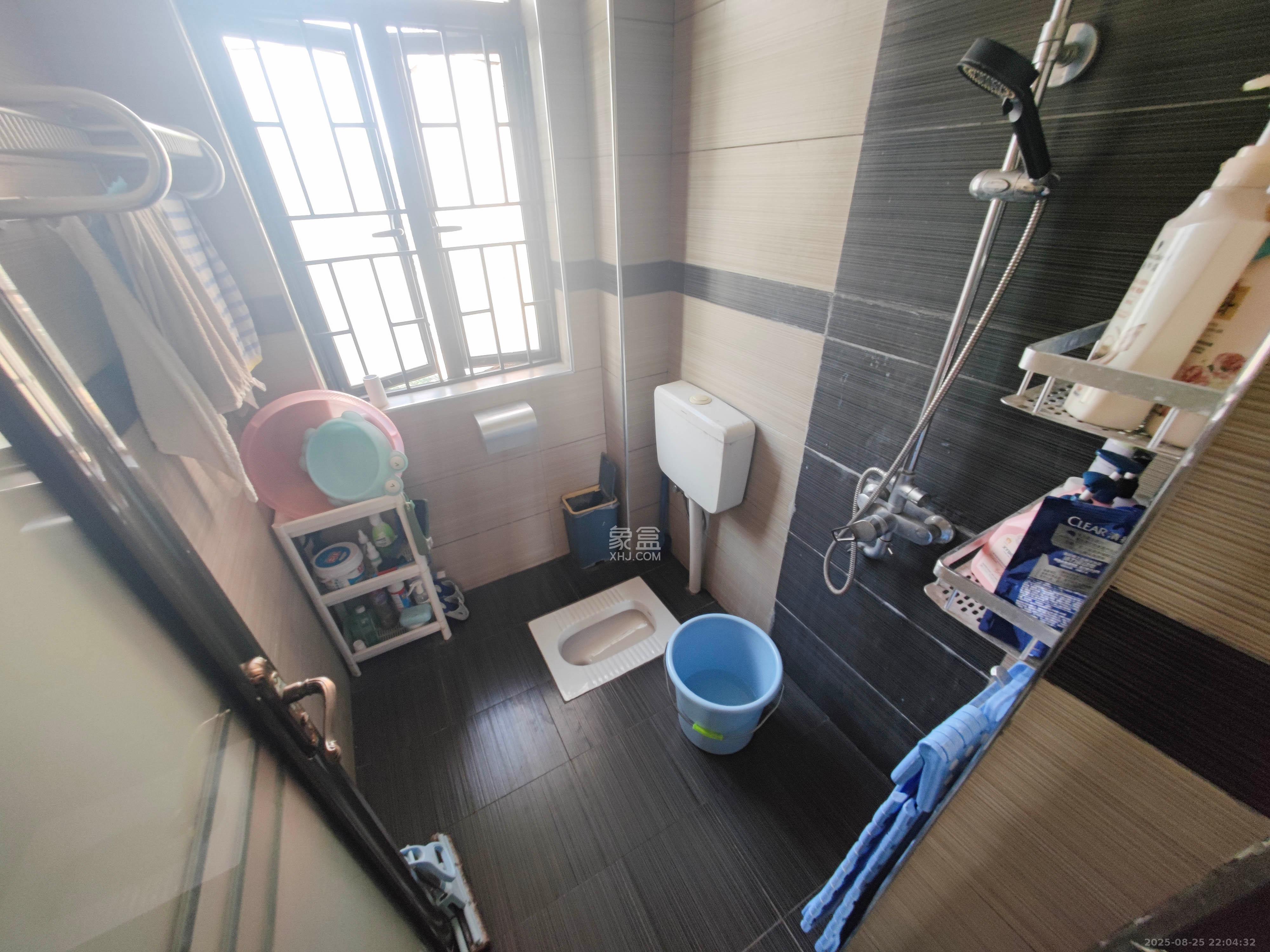 七里香榭  3室2厅2卫    76.8万 七里香榭  3室2厅2卫    76.8万卫生间