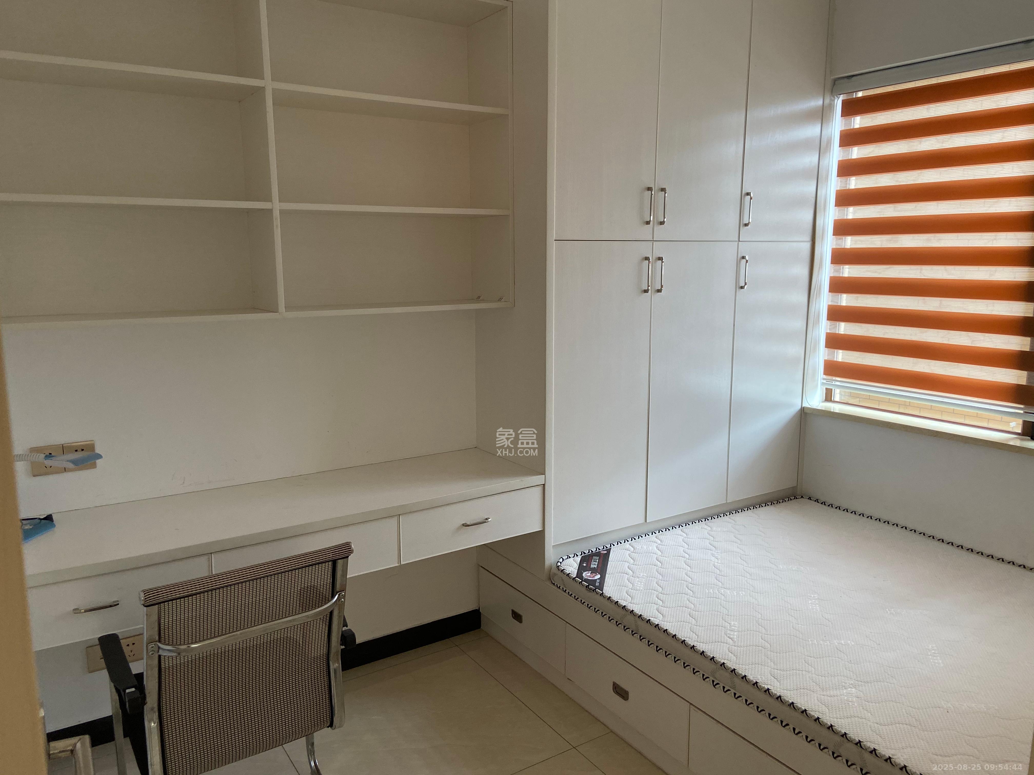 万里时代  2室2厅1卫    2700.0元/月 万里时代  2室2厅1卫    2700.0元/月室内图