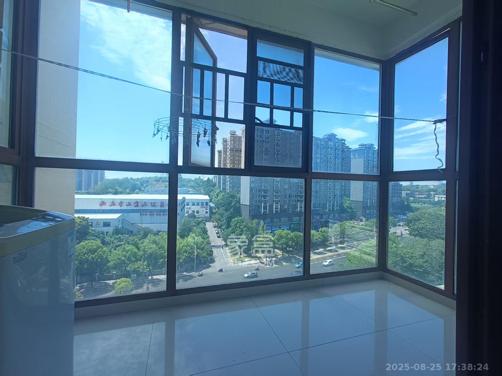 万里时代 2室2厅1卫 2100.0元/月 万里时代 2室2厅1卫 2100.0元/月室内图