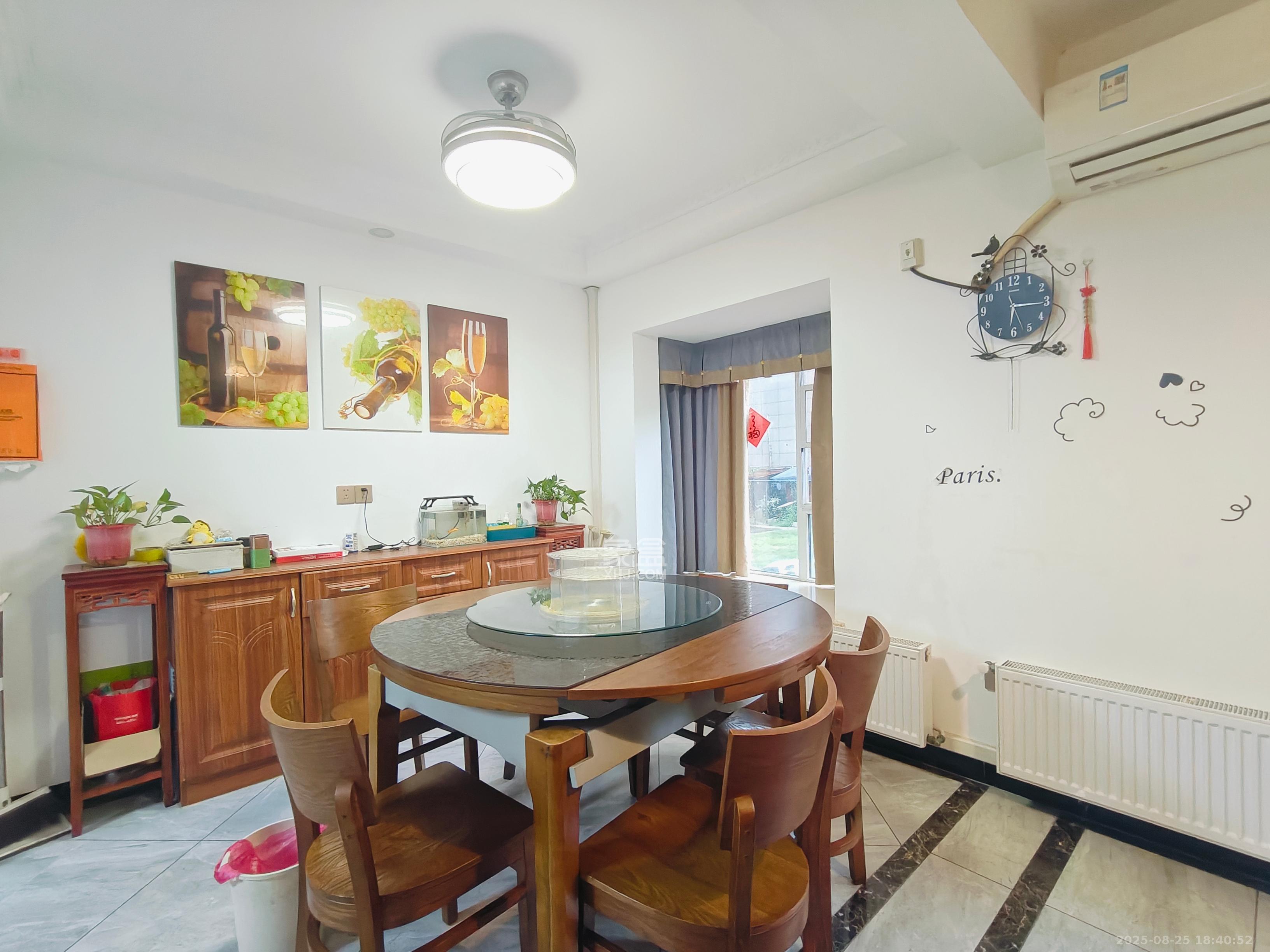 荣盛花语城  4室2厅2卫    3200.0元/月 荣盛花语城  4室2厅2卫    3200.0元/月室内图