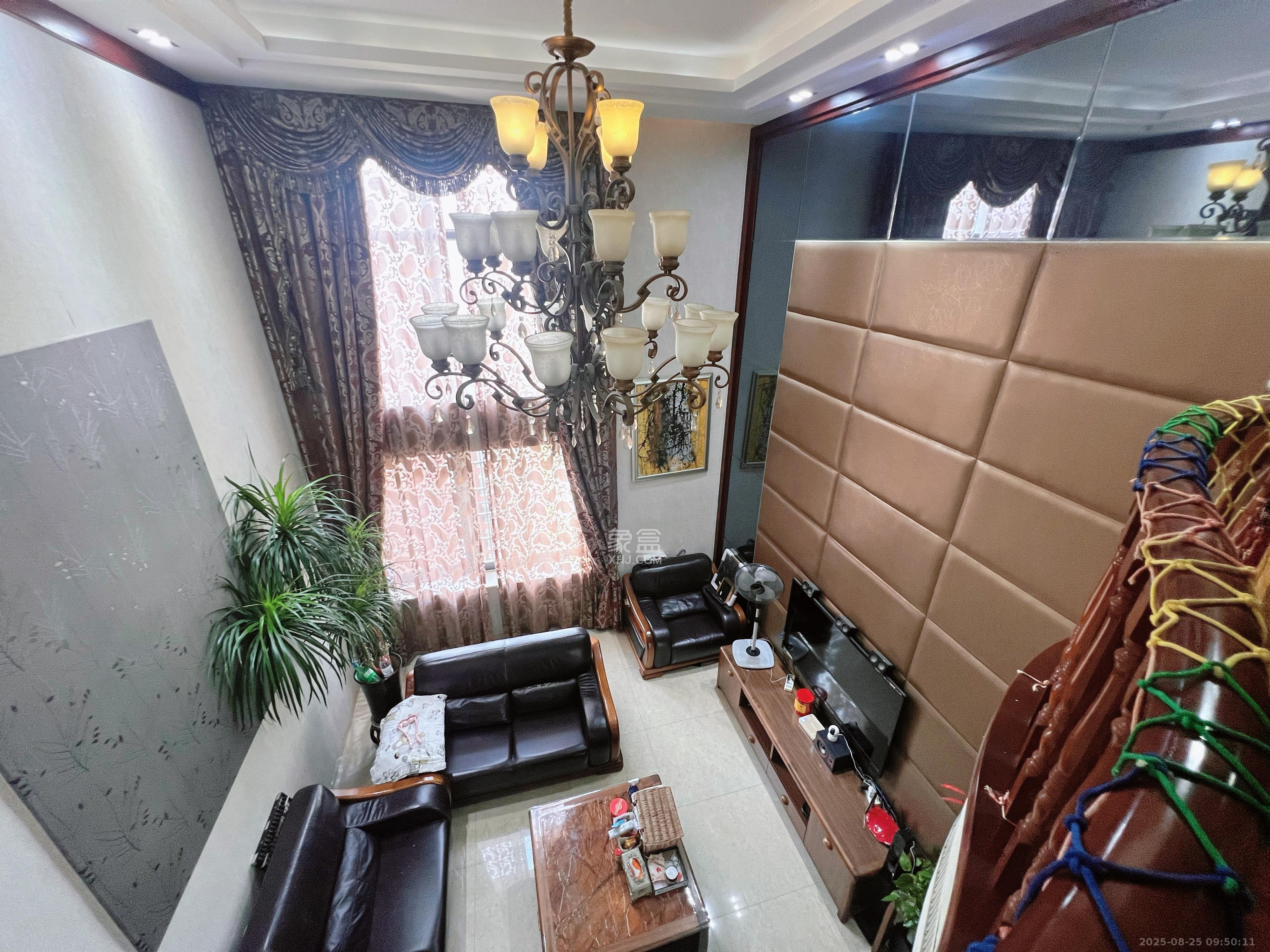 纳帕溪谷  5室2厅4卫    128.0万