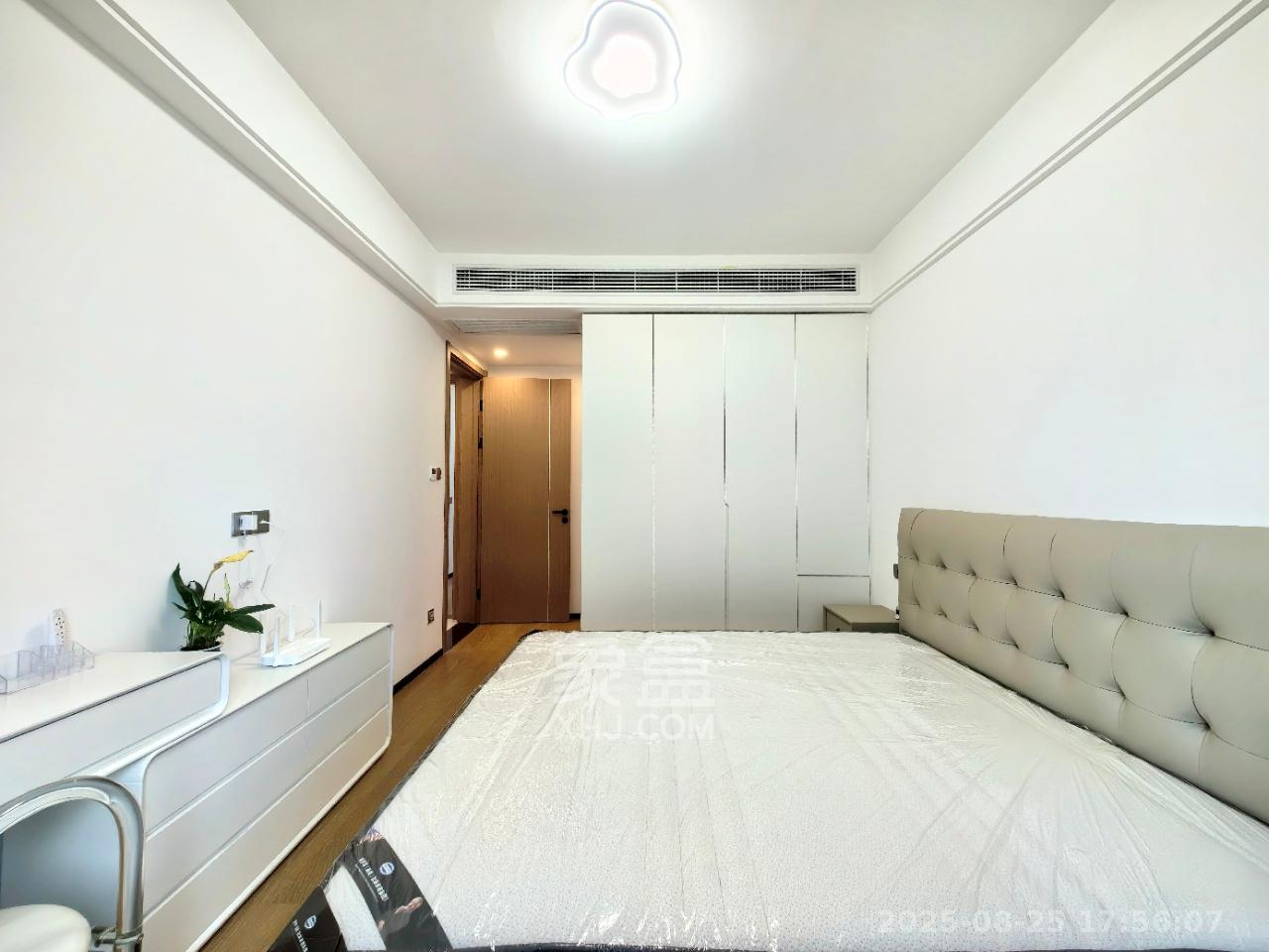 中海麓山境南区 3室2厅2卫 3000.00元/月 中海麓山境南区 3室2厅2卫 3000.00元/月室内图