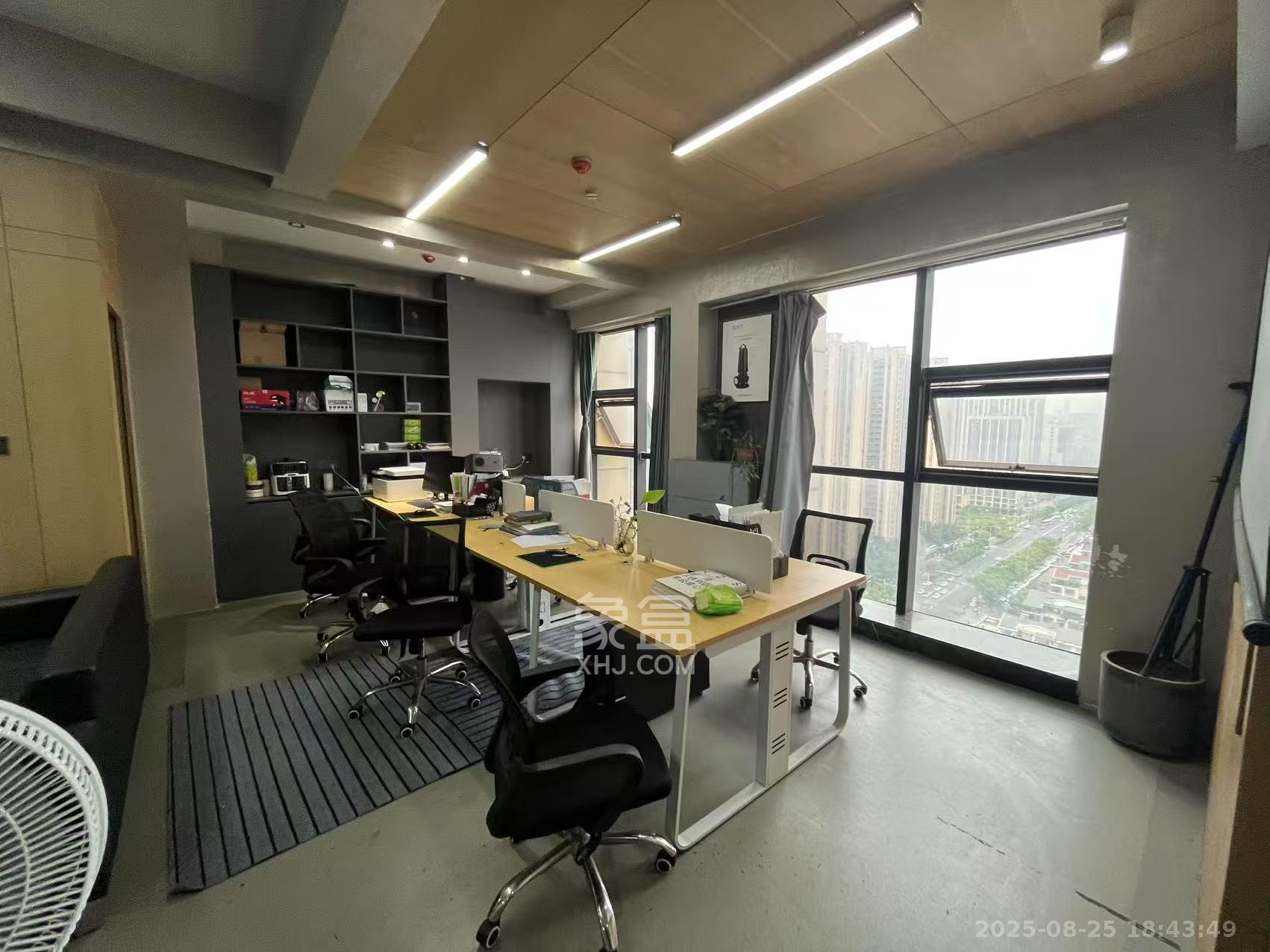 万坤图财富广场  1室1厅1卫    5200.0元/月 万坤图财富广场  1室1厅1卫    5200.0元/月室内图