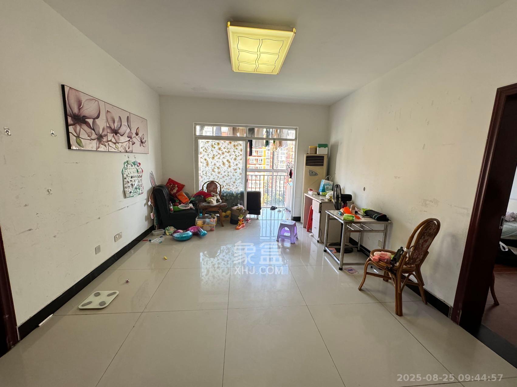 理工大学职工单位房青年汇 2室2厅1卫 1800.0元/月 理工大学职工单位房青年汇 2室2厅1卫 1800.0元/月室内图