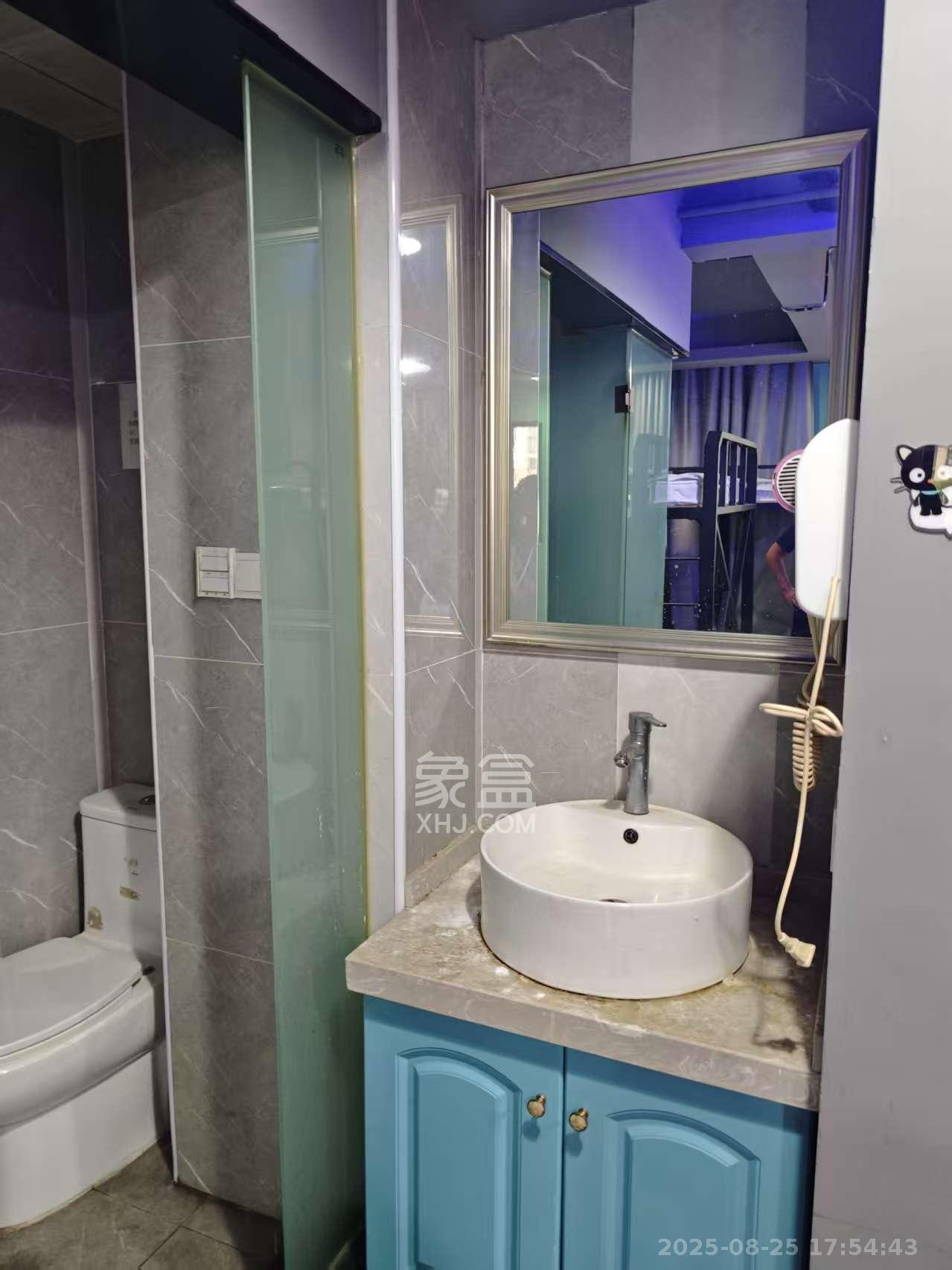 郡原广场  1室1厅1卫    1500.0元/月 郡原广场  1室1厅1卫    1500.0元/月室内图