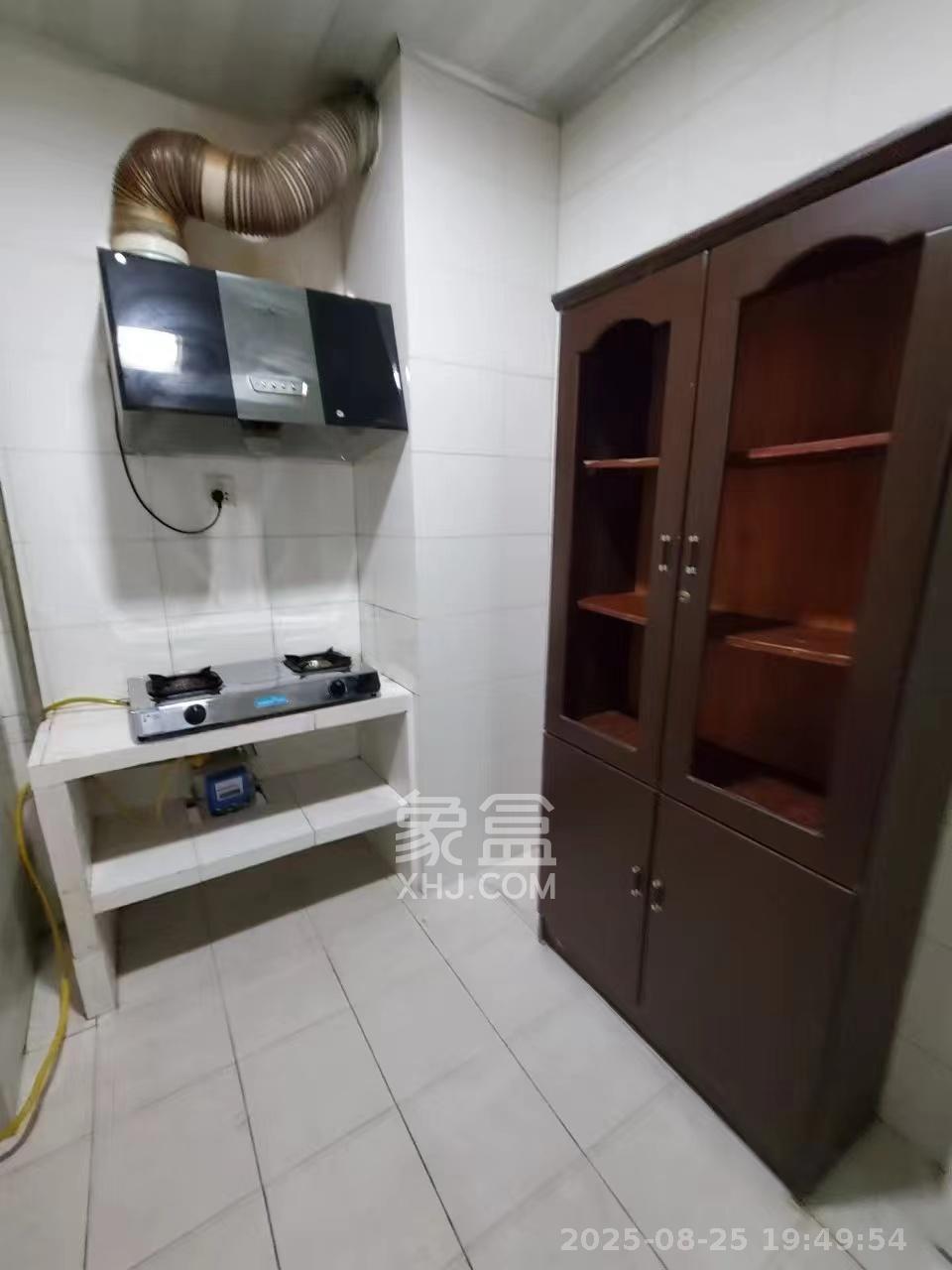 明城公寓  3室2厅2卫    1900.0元/月室内图