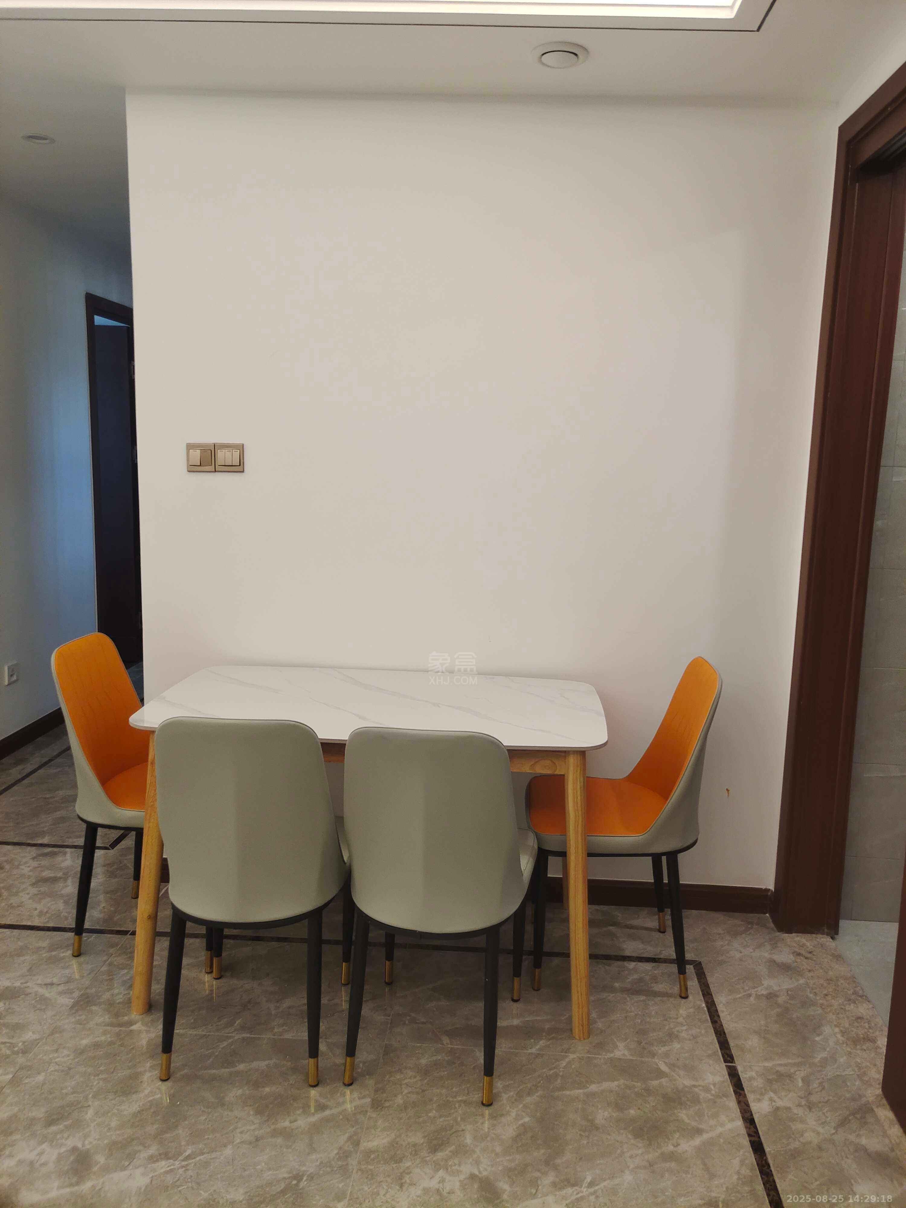 城际空间站 3室2厅2卫 1800.0元/月 城际空间站 3室2厅2卫 1800.0元/月室内图