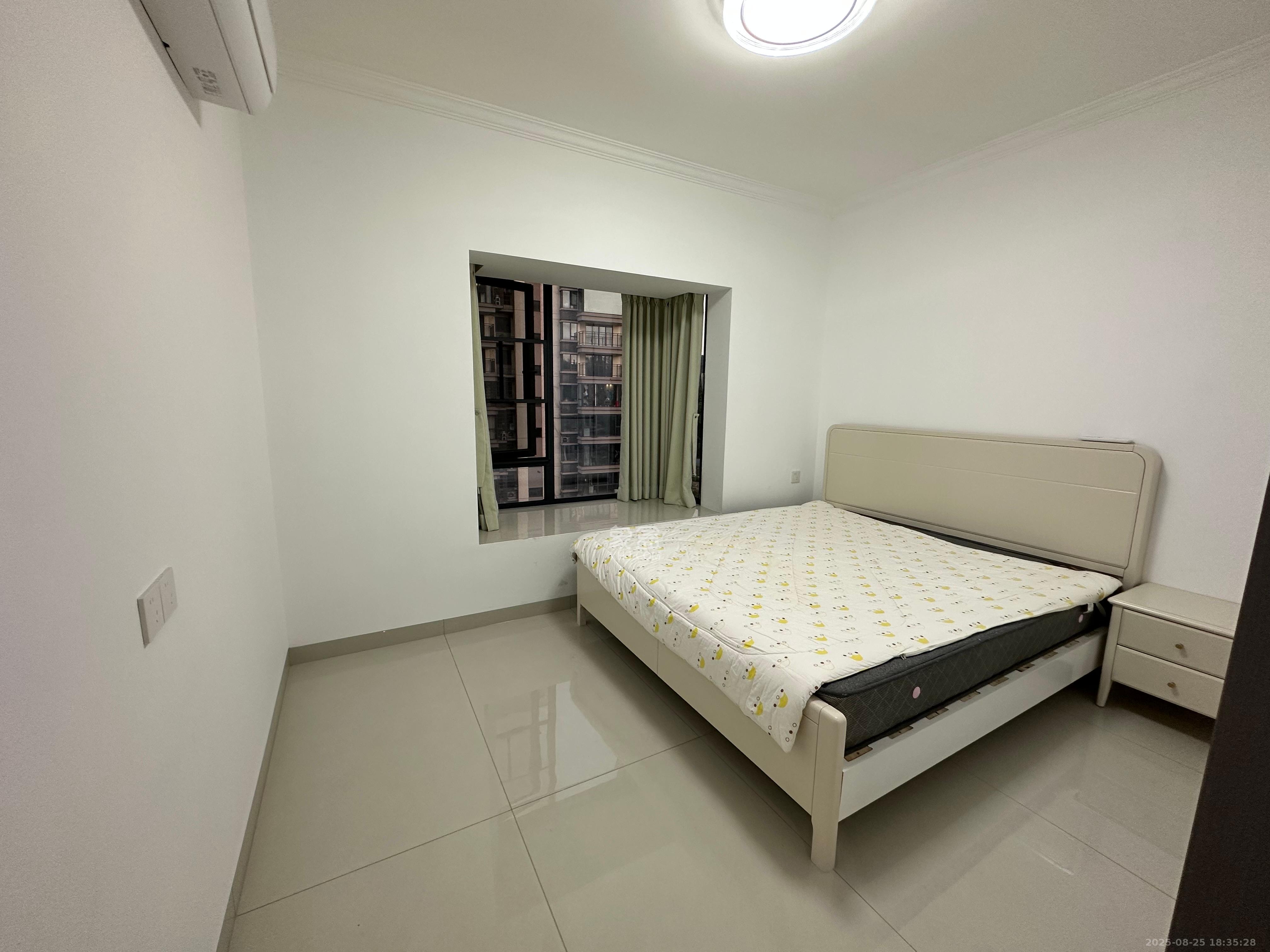 惟智园安置小区 4室2厅2卫 2600.0元/月 惟智园安置小区 4室2厅2卫 2600.0元/月室内图