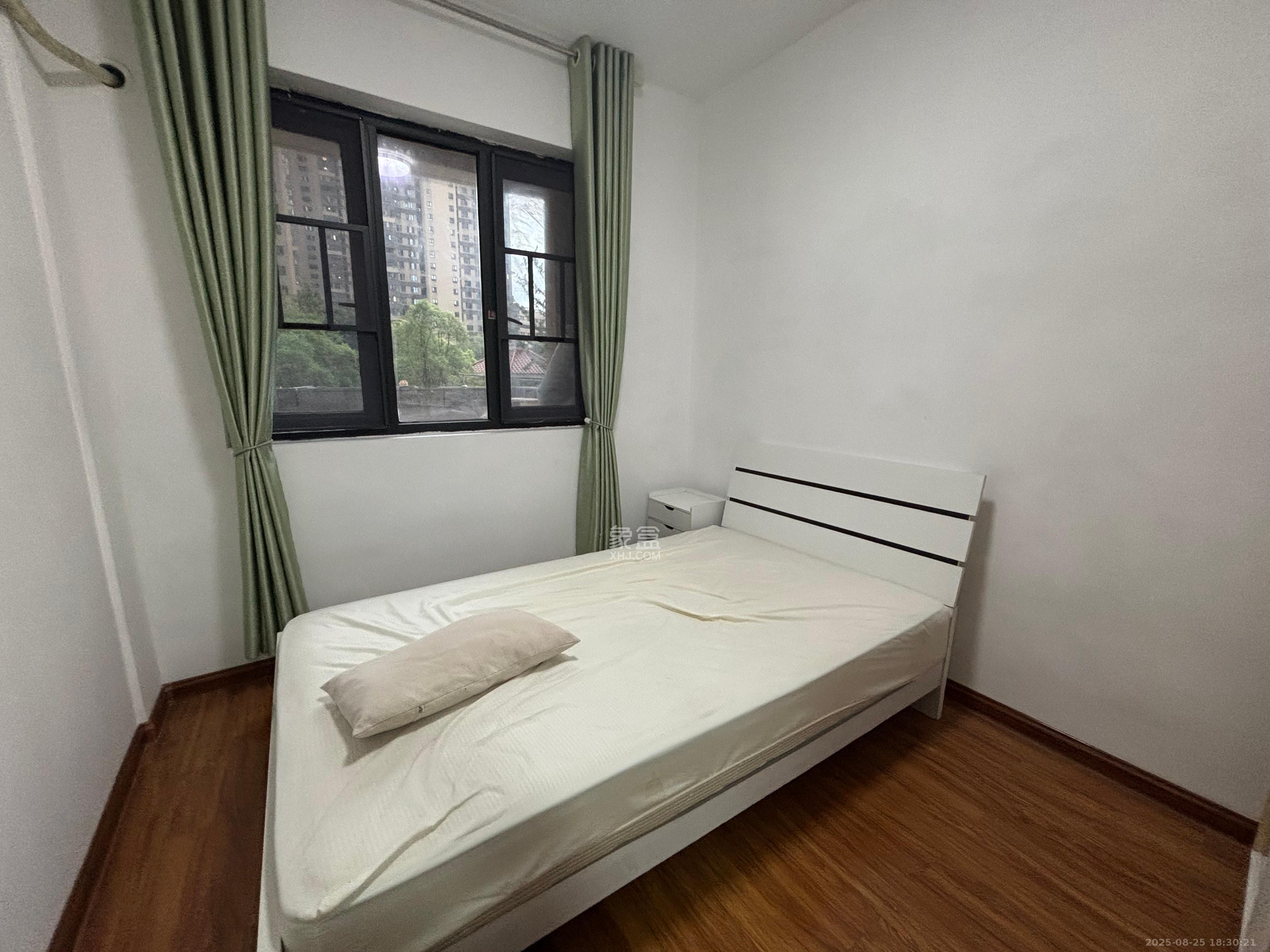 长房云时代  3室2厅1卫    2800.0元/月 长房云时代  3室2厅1卫    2800.0元/月室内图