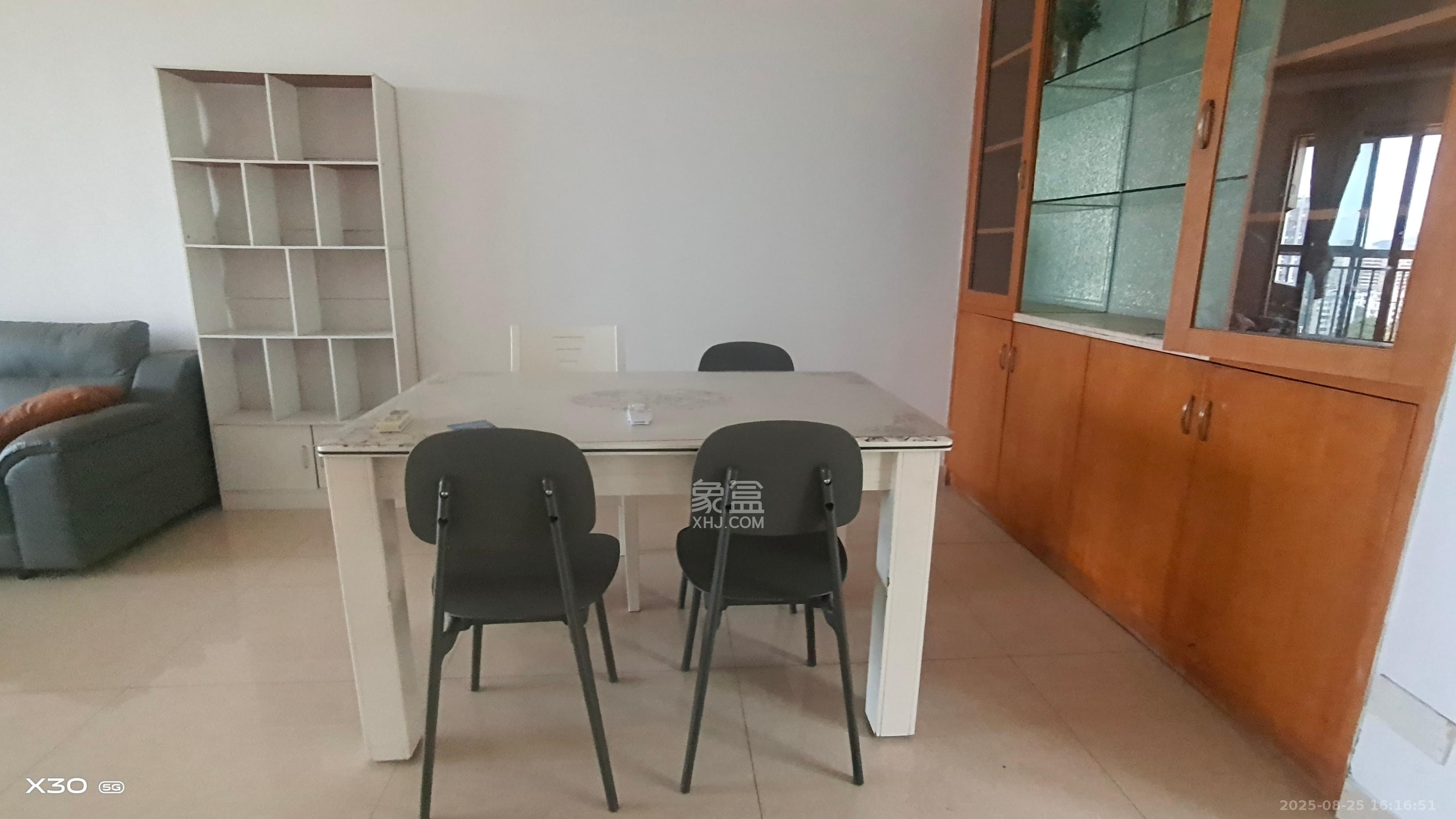 莱茵城  3室2厅2卫    2200.0元/月 莱茵城  3室2厅2卫    2200.0元/月室内图