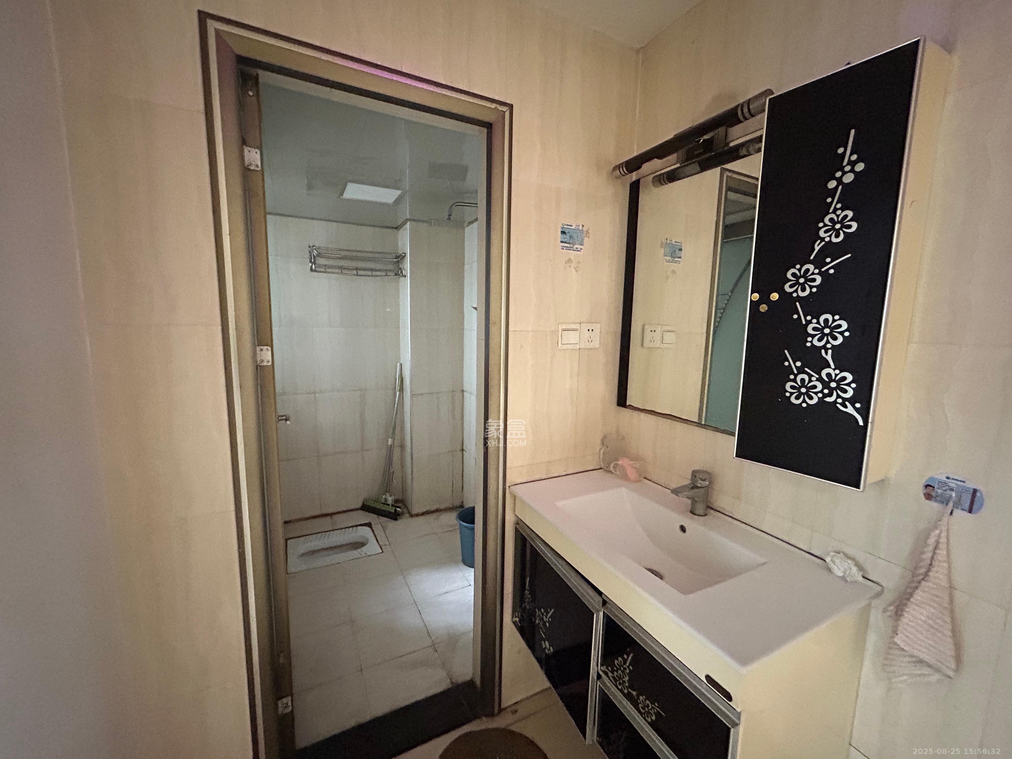 锦璨家园  2室2厅1卫    1350.0元/月室内图