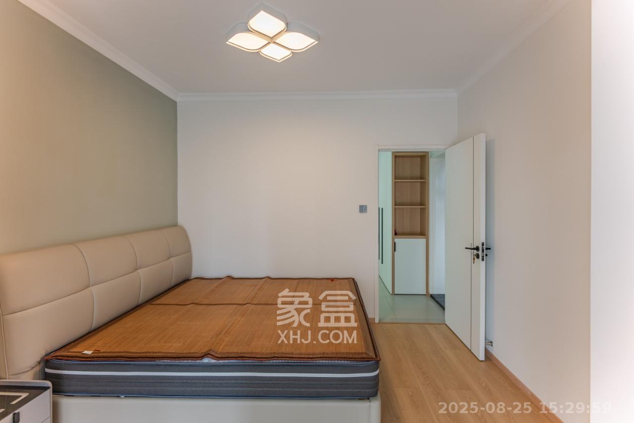 邦盛水岸御园  4室2厅2卫    2600.0元/月 邦盛水岸御园  4室2厅2卫    2600.0元/月室内图