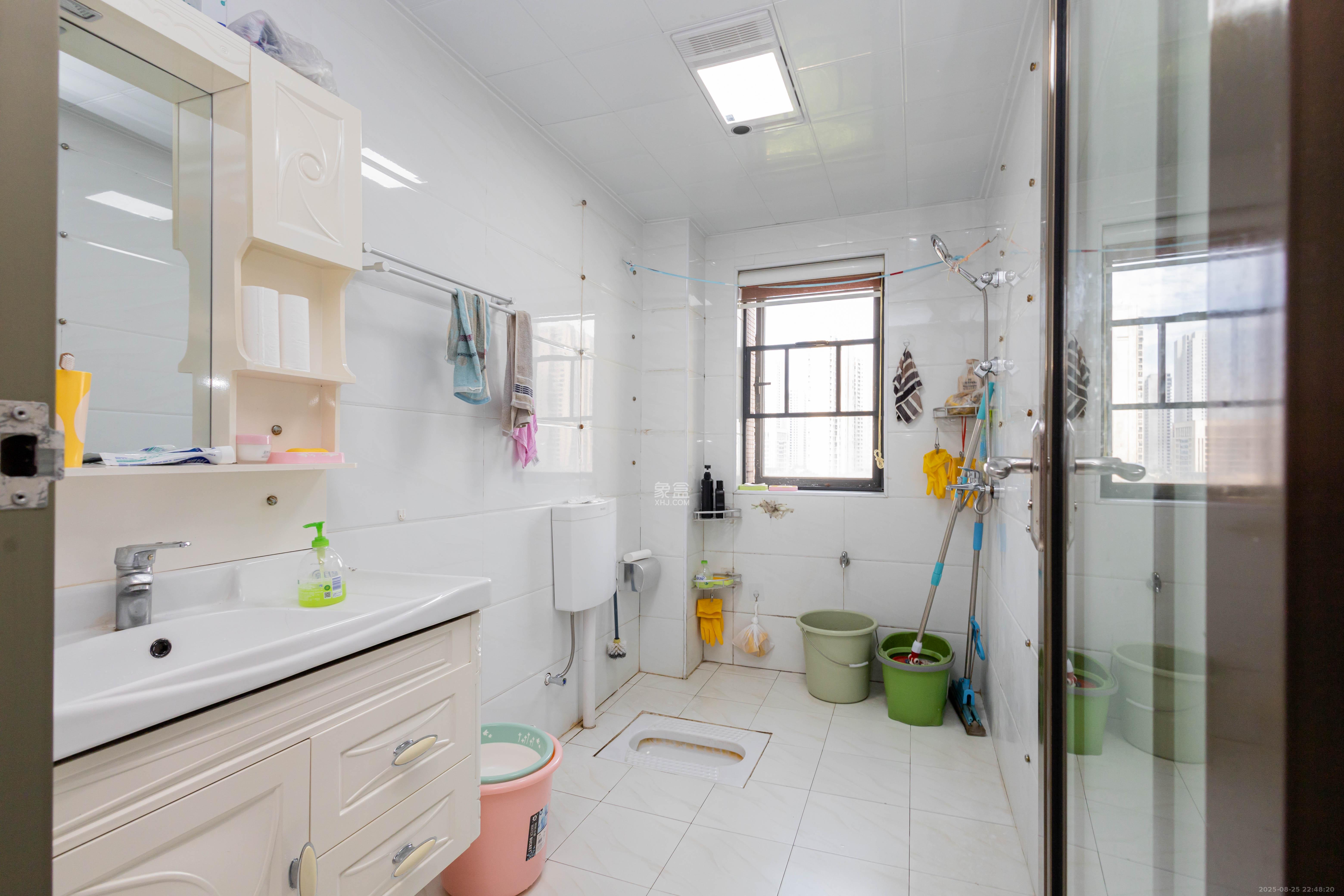 中交中央公园D2区 2室1厅1卫 92.0万 中交中央公园D2区 2室1厅1卫 92.0万卫生间