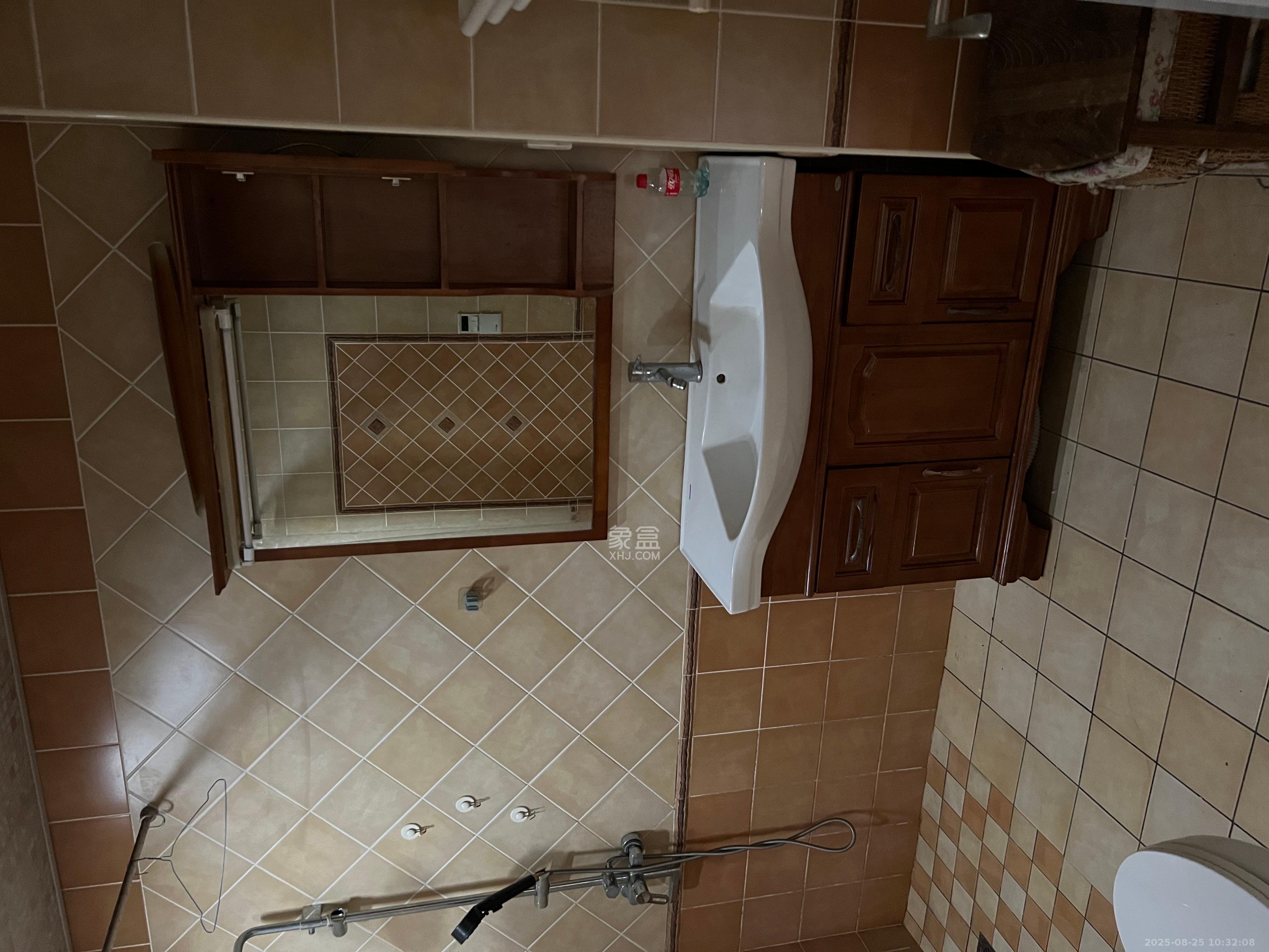 绿城桂花城 1室3厅1卫 5500.0元/月 绿城桂花城 1室3厅1卫 5500.0元/月室内图