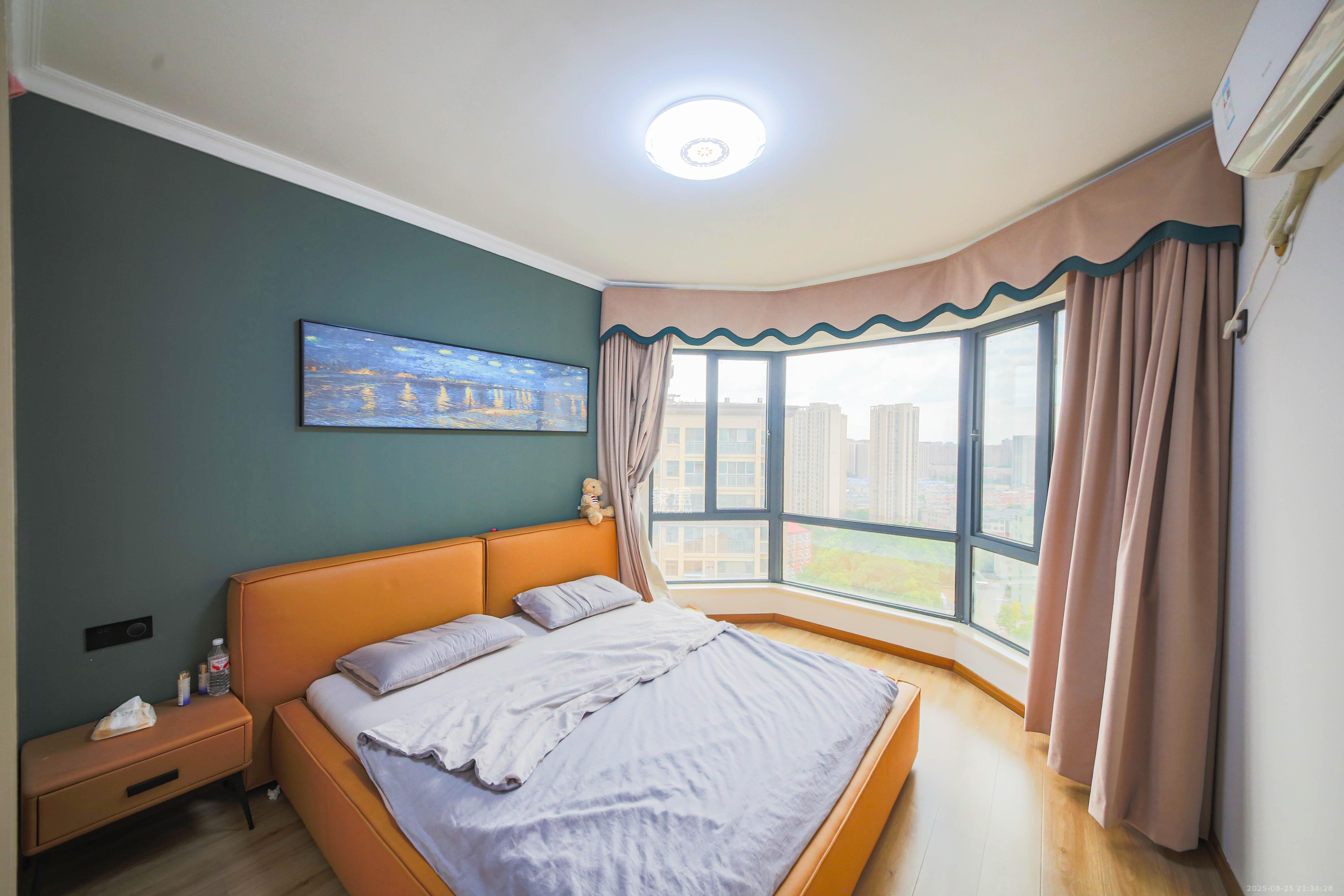 中南红领邦(红星嘉和苑) 4室2厅2卫 136.8万 中南红领邦(红星嘉和苑) 4室2厅2卫 136.8万卧室