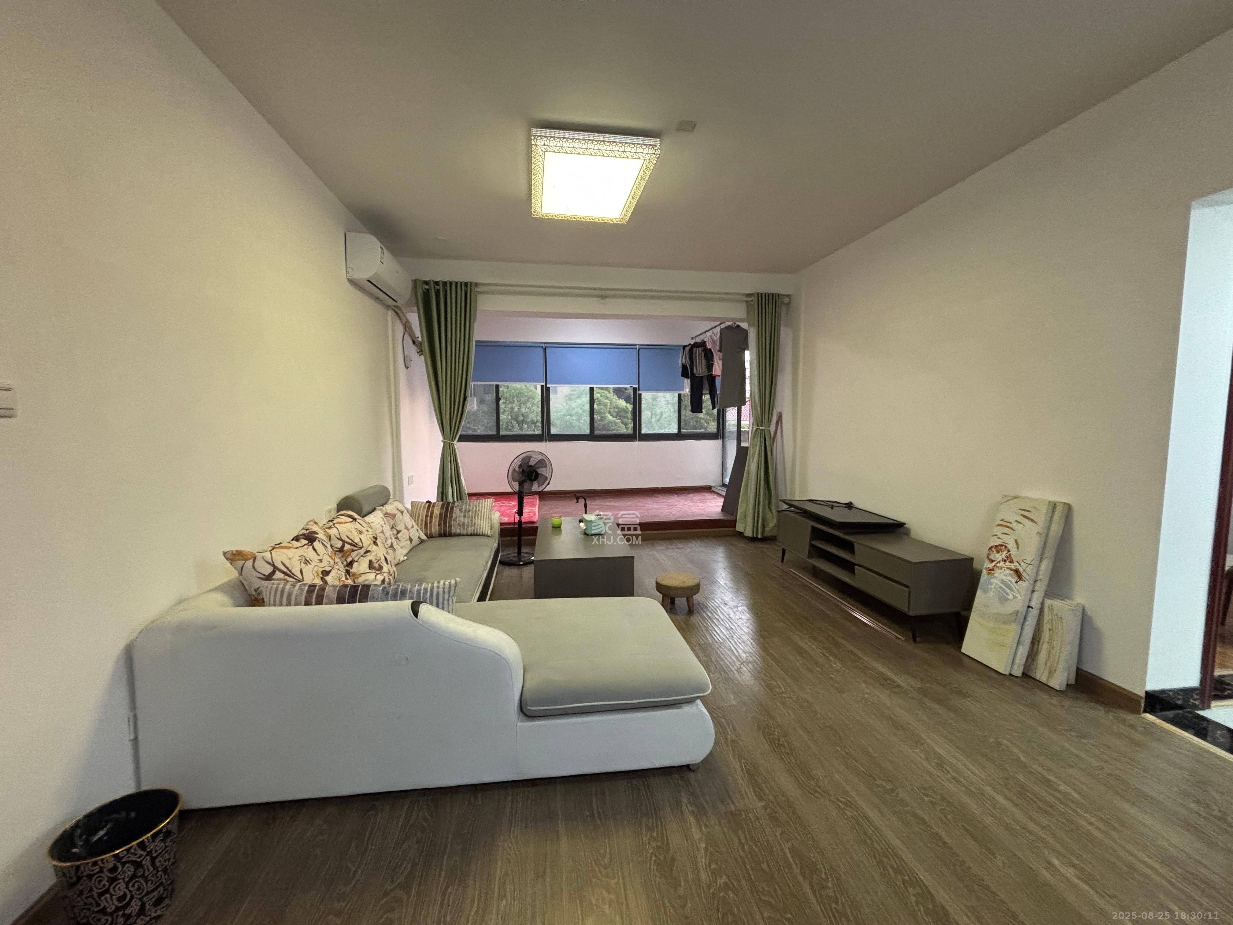 长房云时代  3室2厅1卫    2800.0元/月 长房云时代  3室2厅1卫    2800.0元/月室内图