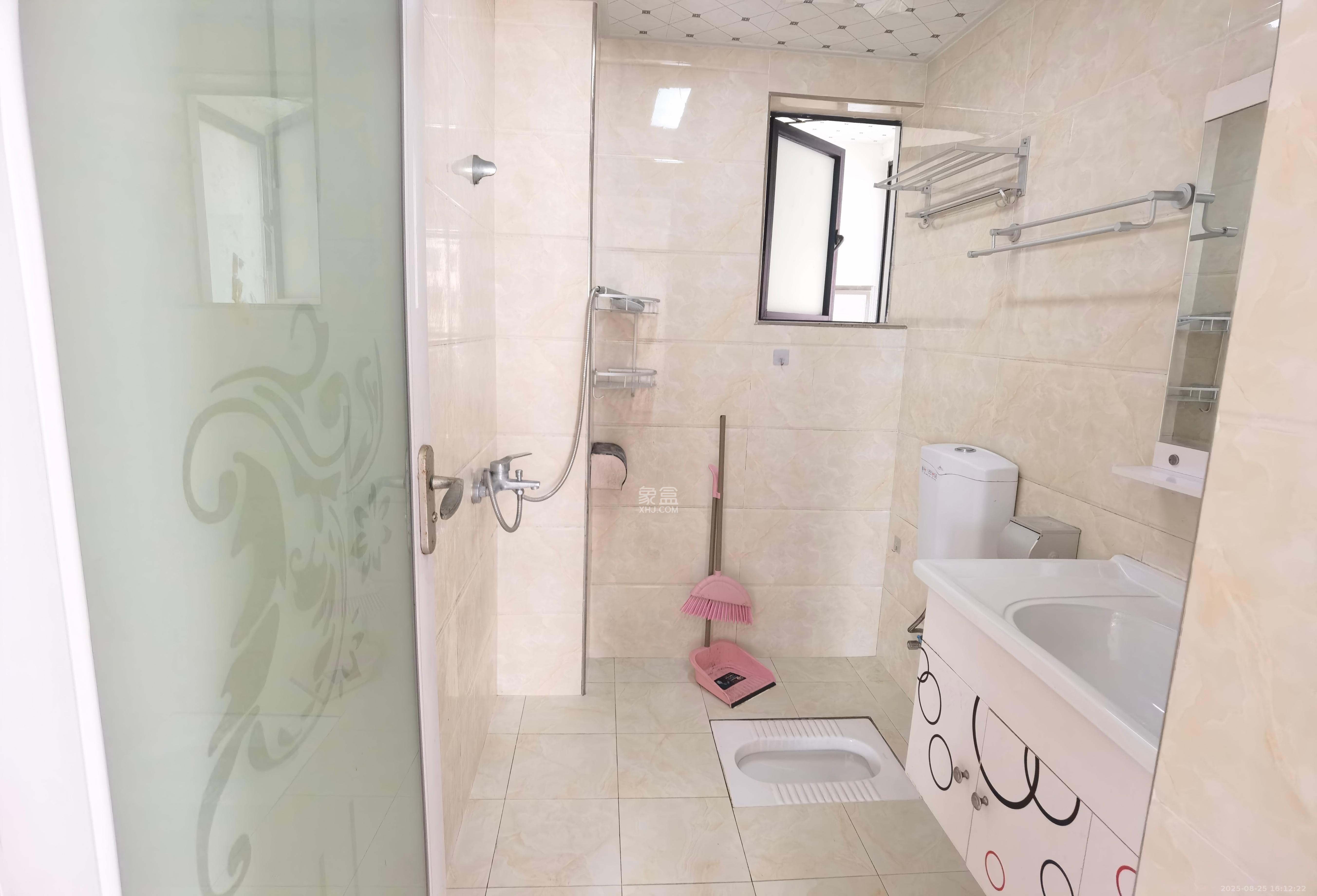 中信城市广场(中信新城一期)  2室2厅1卫    2000.0元/月 中信城市广场(中信新城一期)  2室2厅1卫    2000.0元/月室内图