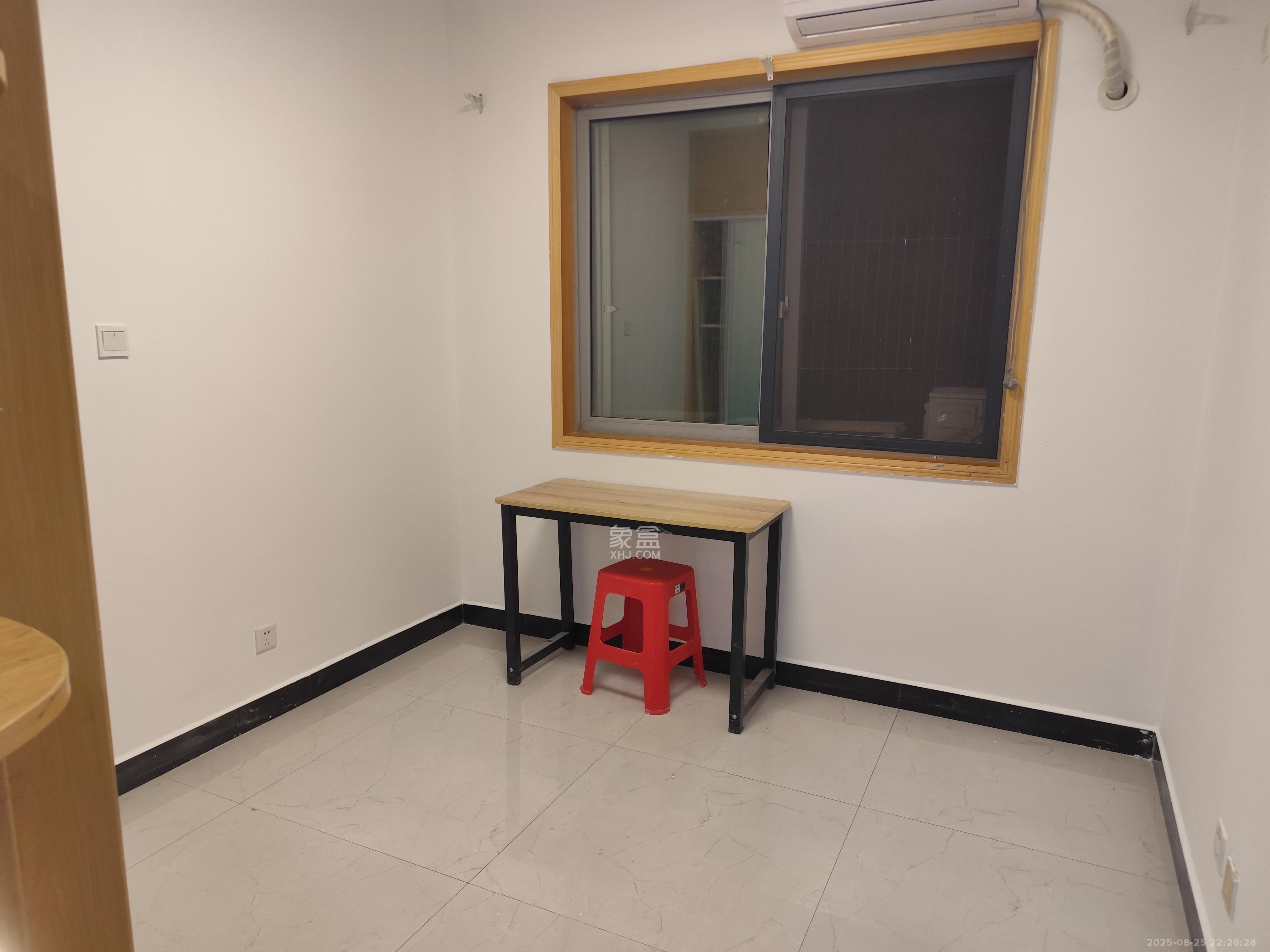 钱隆世家  3室2厅2卫    2200.0元/月 钱隆世家  3室2厅2卫    2200.0元/月室内图