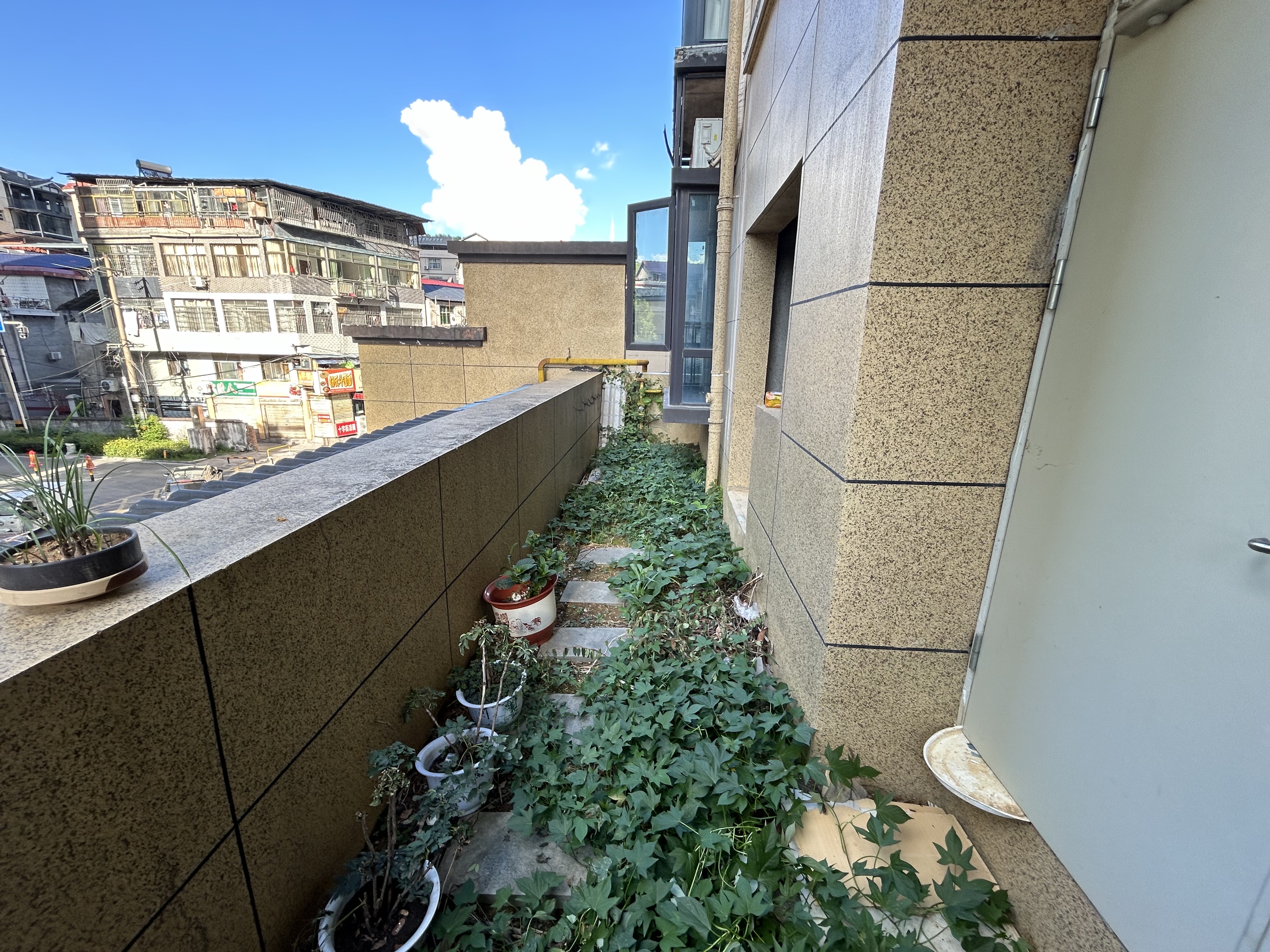 韦斯特城市花园  2室2厅2卫   41.00万客厅