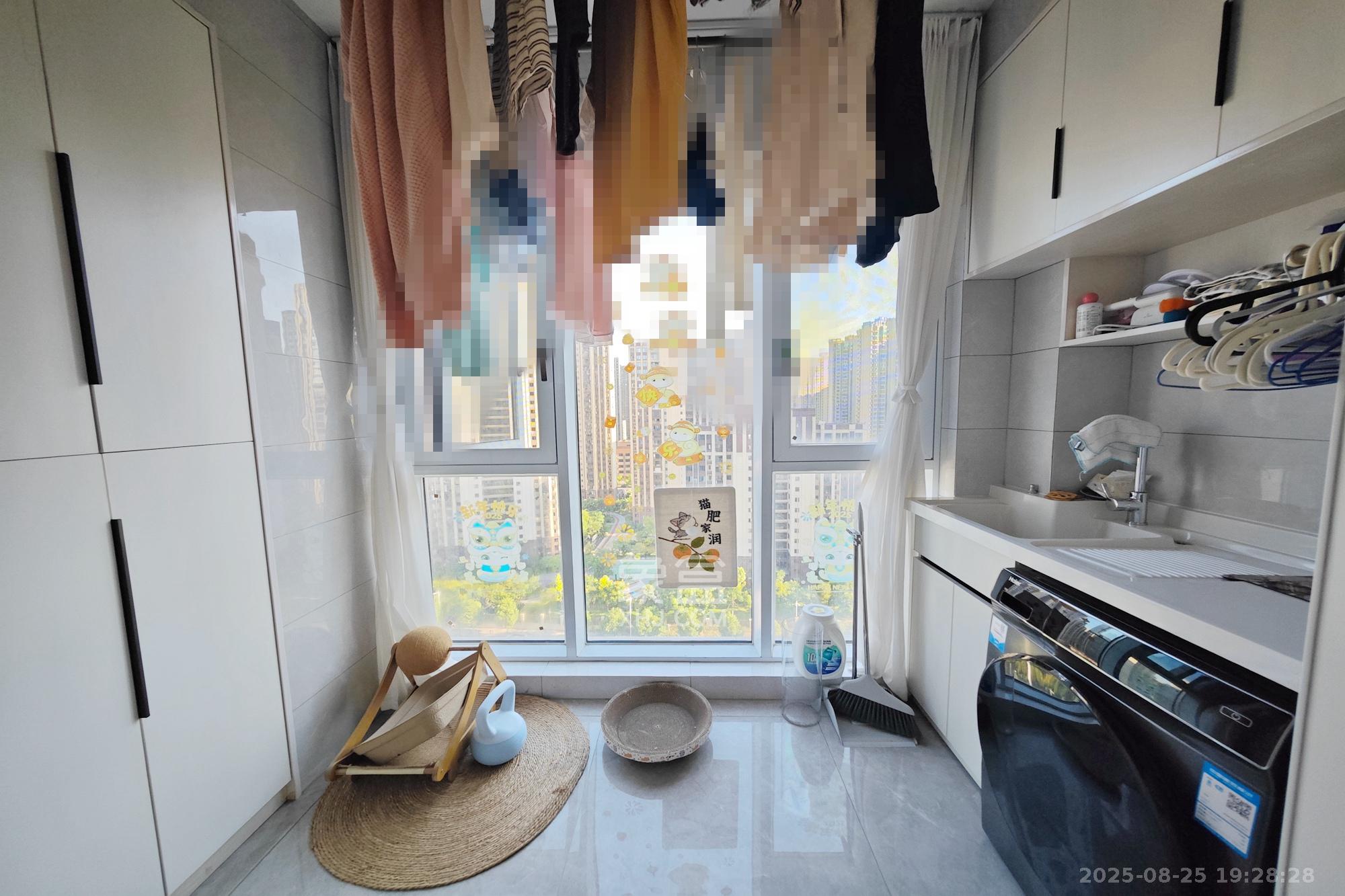 新城新世界四期柏樾 2室2厅1卫 108.00万 新城新世界四期柏樾 2室2厅1卫 108.00万阳台