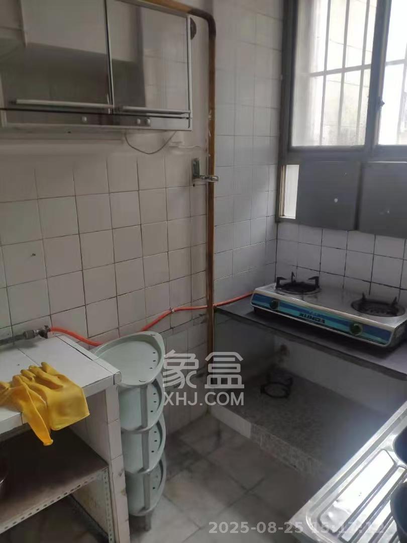 中国人民财产股份公司宿舍(人民保险公司宿舍) 2室1厅1卫 1600.0元/月 中国人民财产股份公司宿舍(人民保险公司宿舍) 2室1厅1卫 1600.0元/月室内图